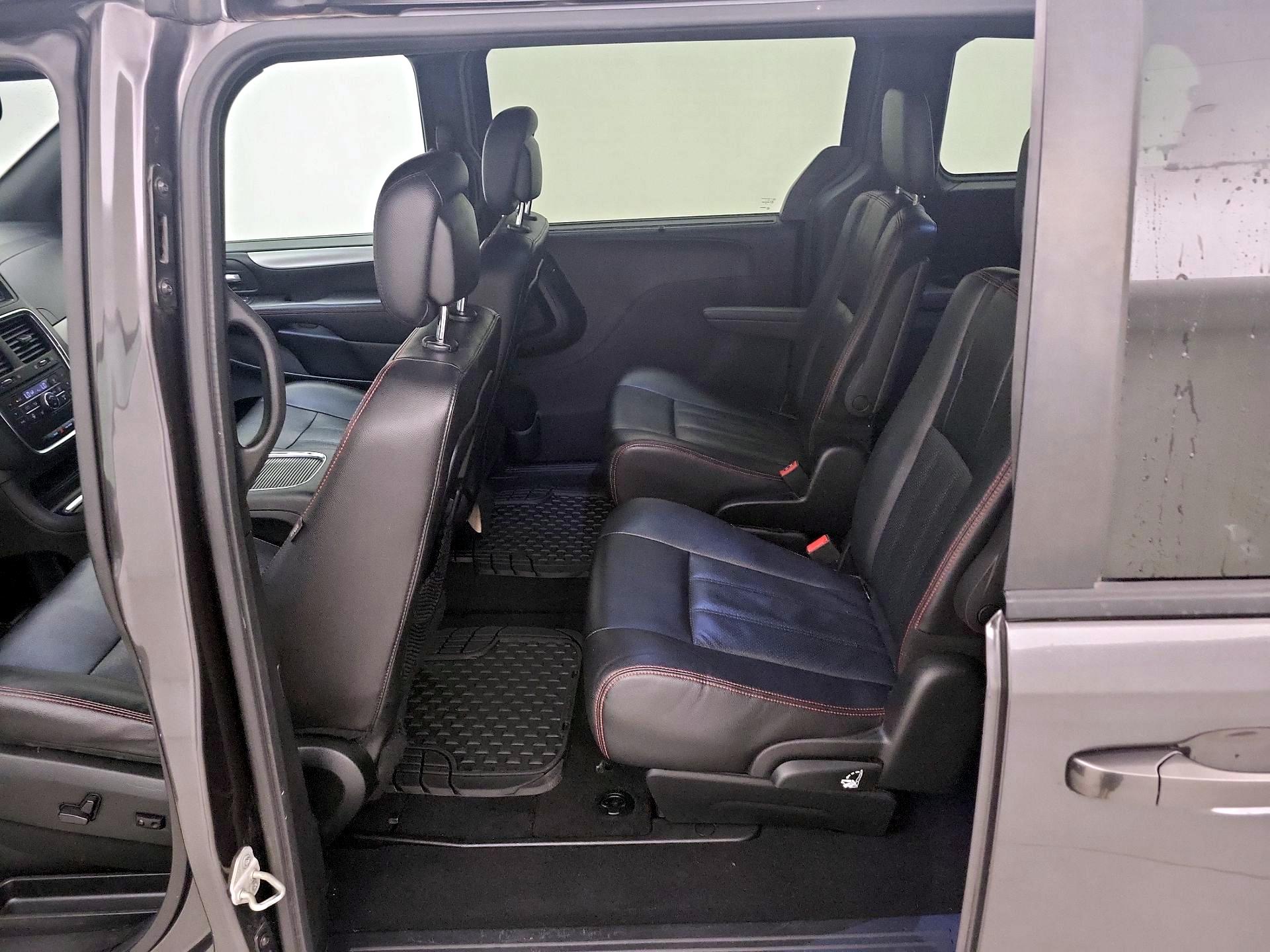Thumbnail: 2019 Dodge Grand Caravan - 19