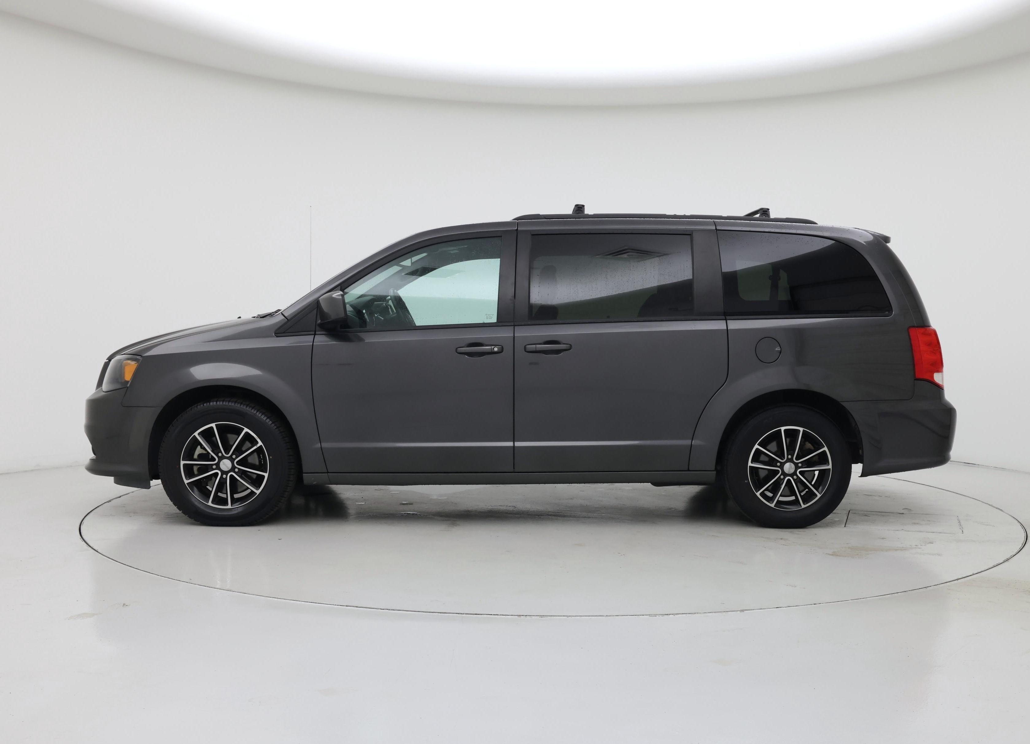 Thumbnail: 2019 Dodge Grand Caravan - 3