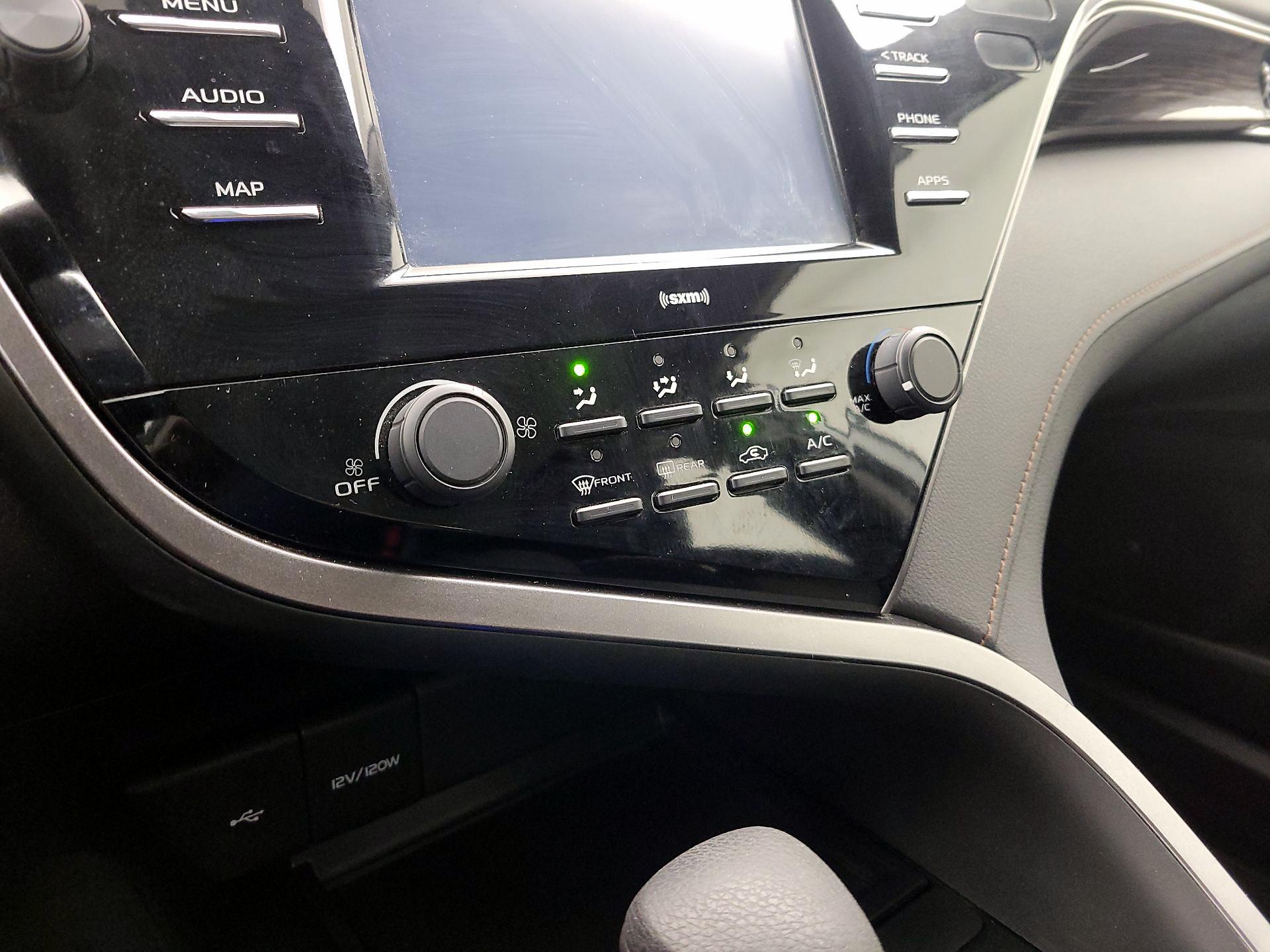 Thumbnail: 2020 Toyota Camry - 14