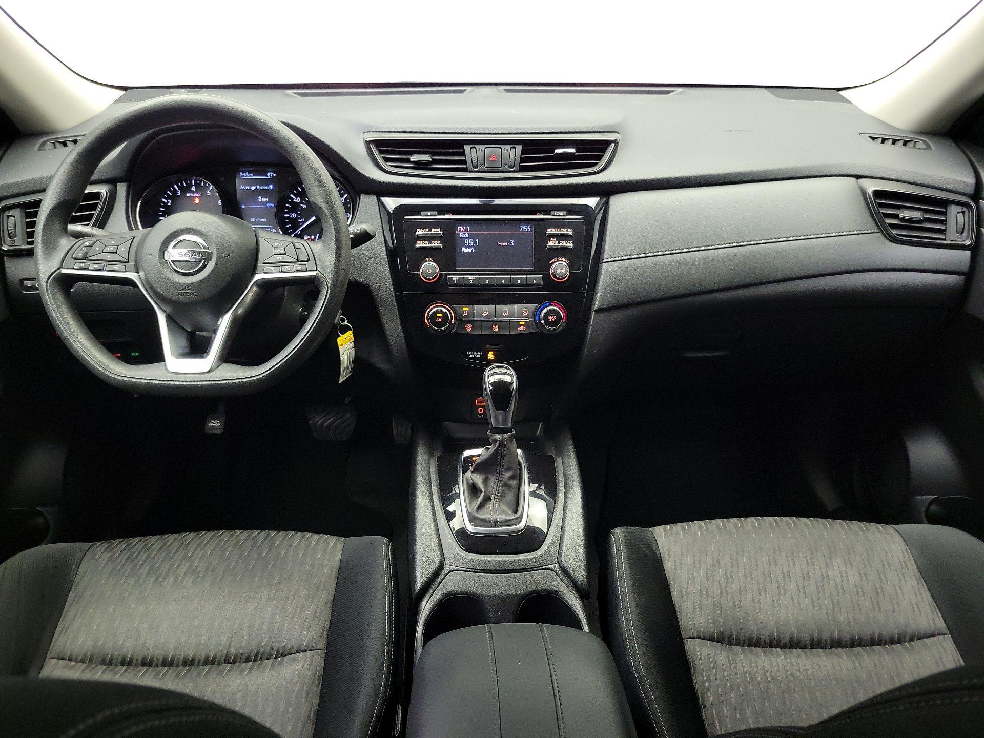 Thumbnail: 2017 Nissan Rogue - 9