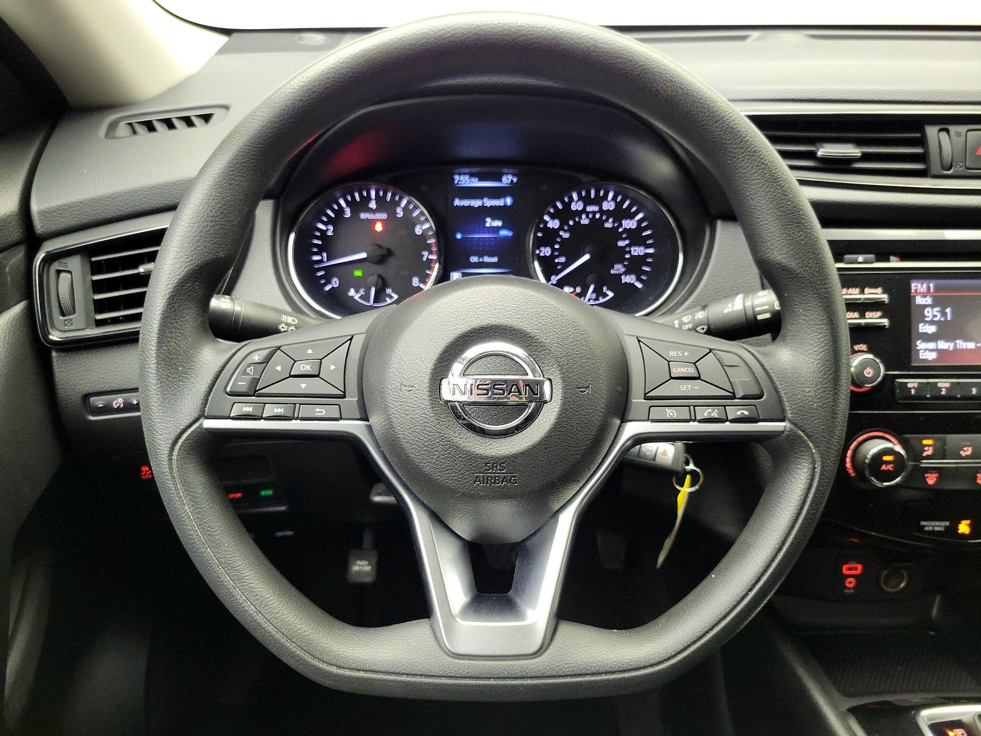 Thumbnail: 2017 Nissan Rogue - 10