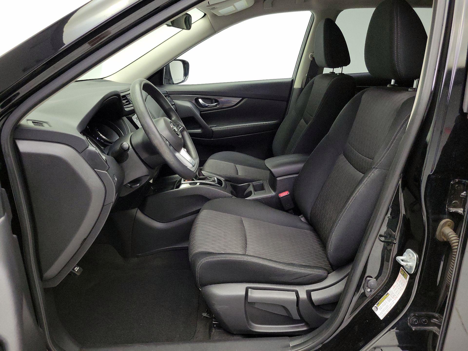 Thumbnail: 2017 Nissan Rogue - 11