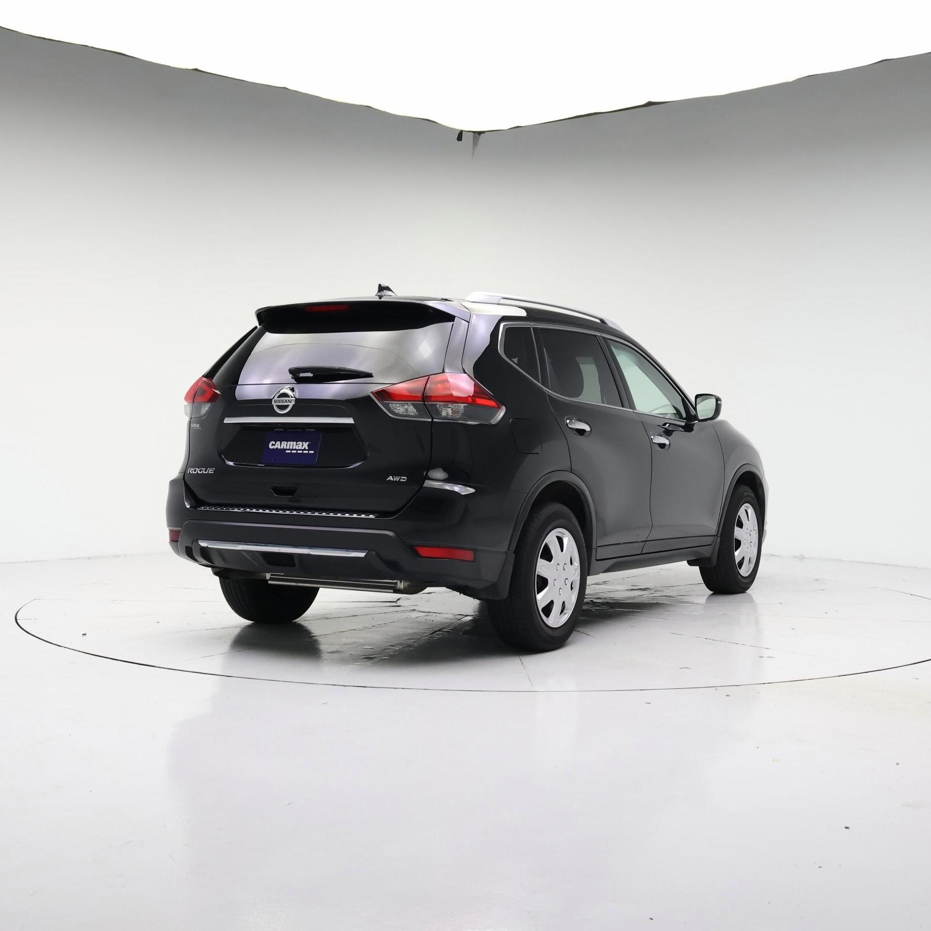 Thumbnail: 2017 Nissan Rogue - 8