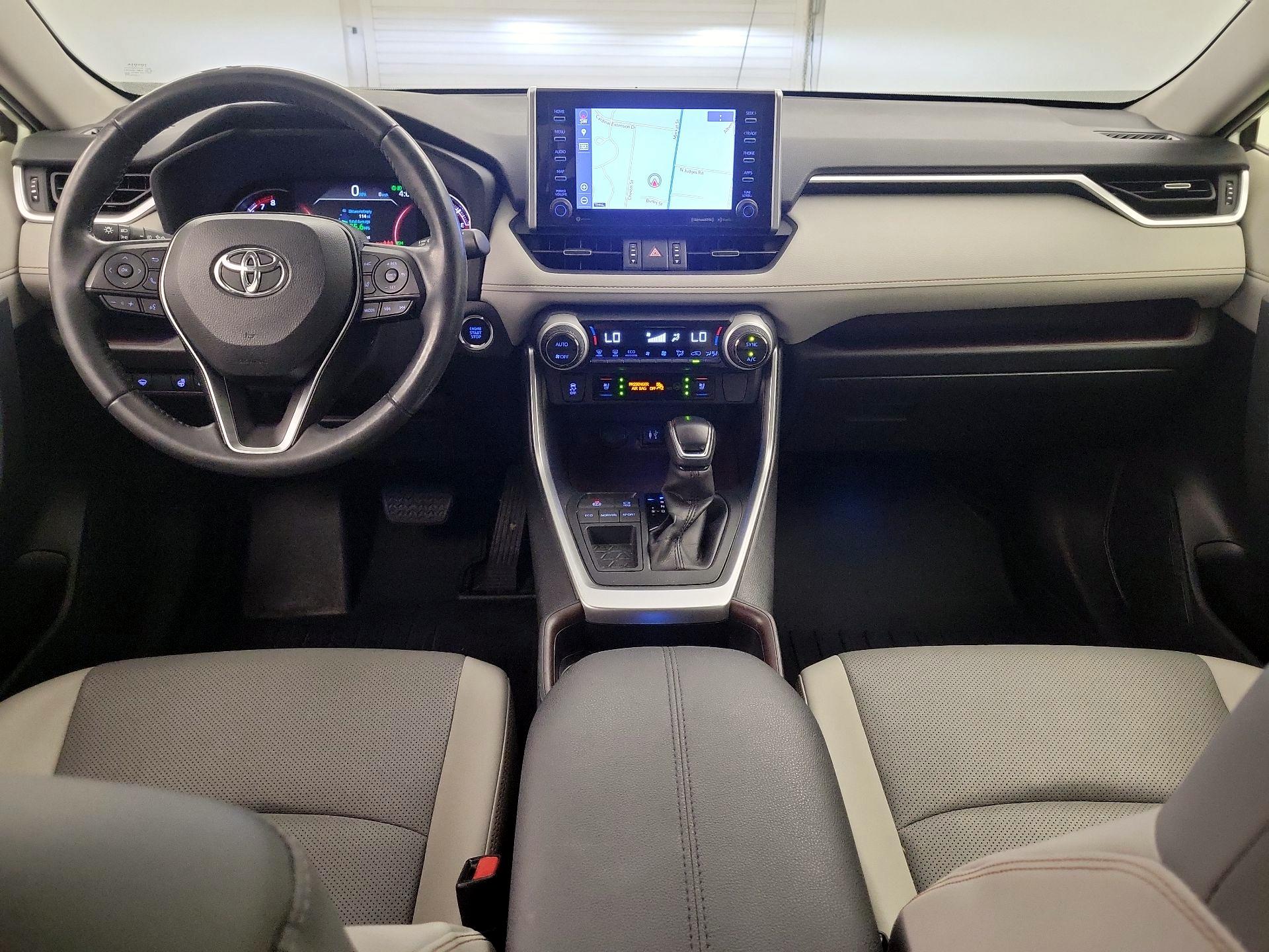 Thumbnail: 2019 Toyota RAV4 - 9