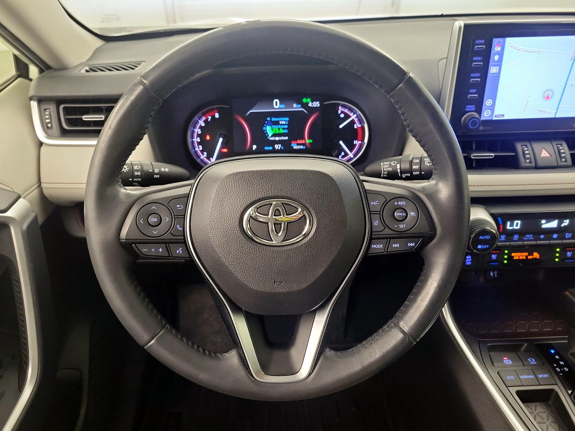 Thumbnail: 2019 Toyota RAV4 - 10