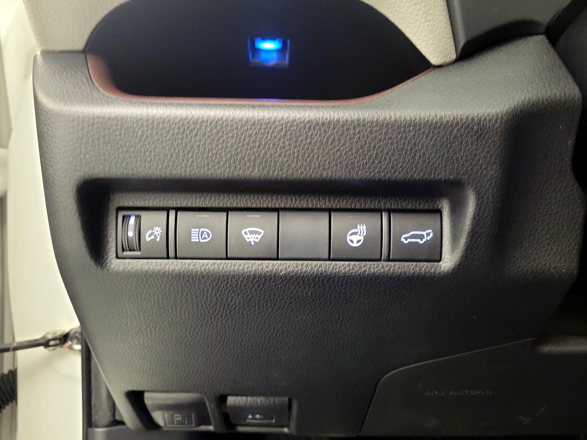 Thumbnail: 2019 Toyota RAV4 - 13