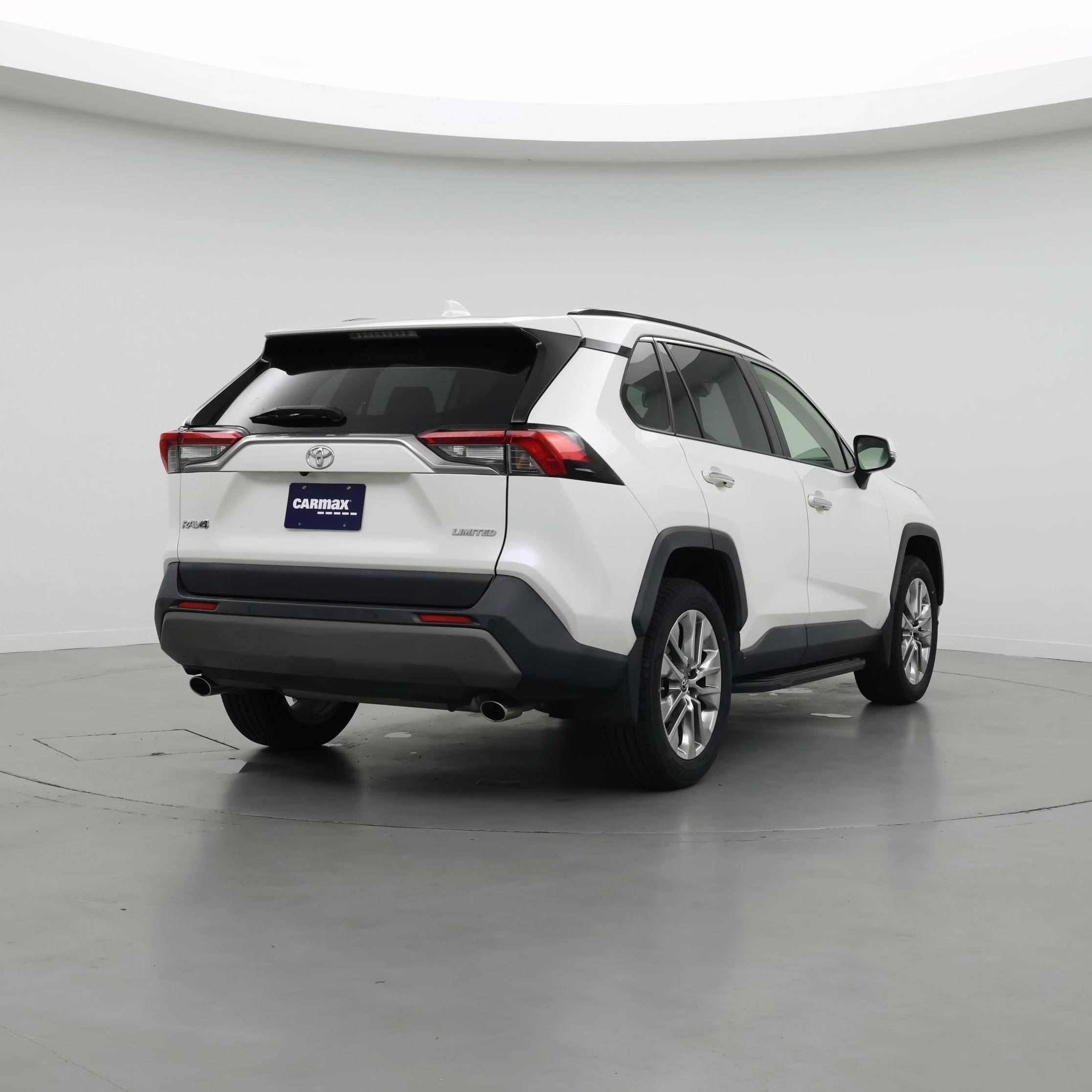 Thumbnail: 2019 Toyota RAV4 - 8