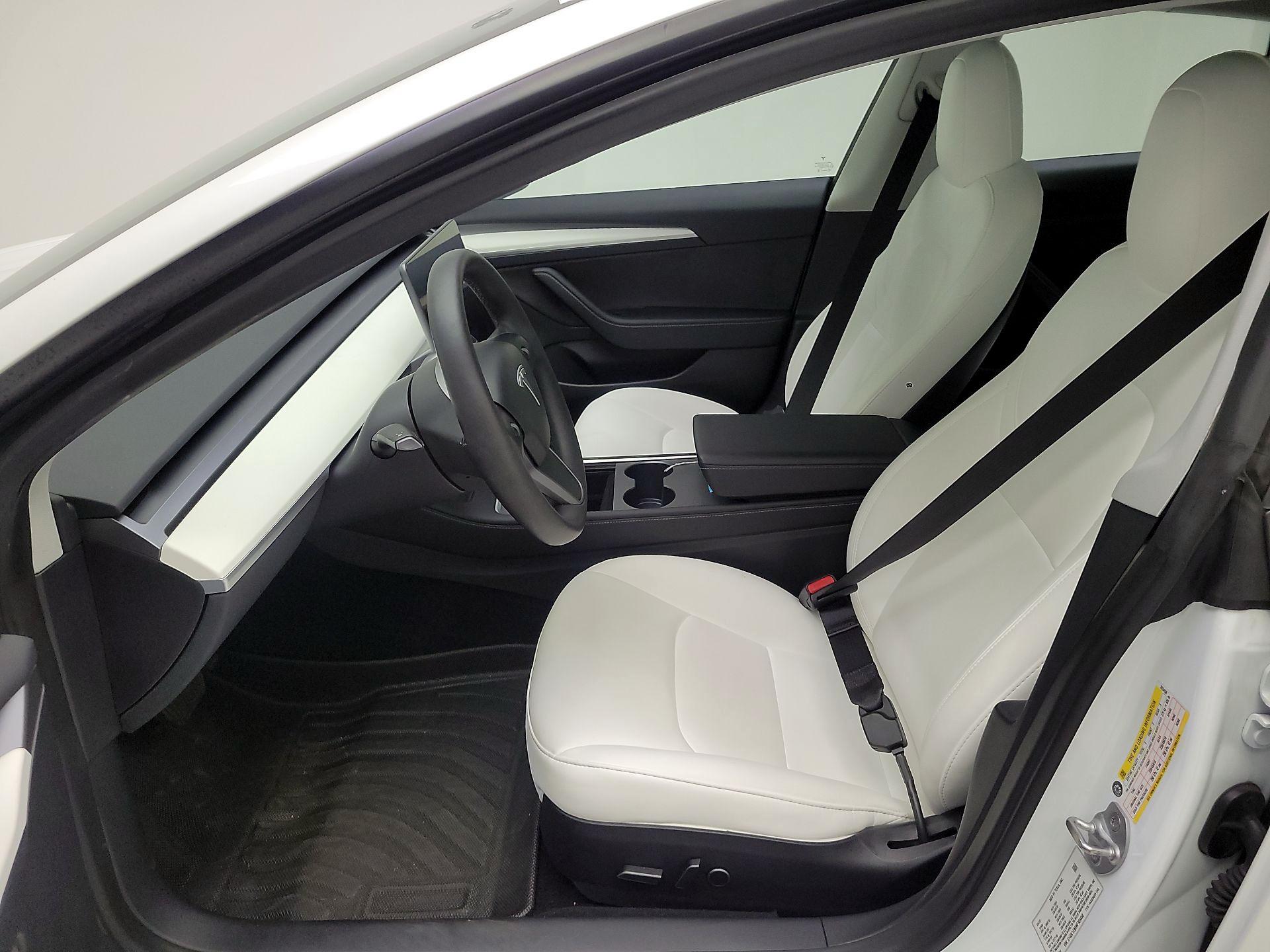 Thumbnail: 2022 Tesla Model 3 - 11