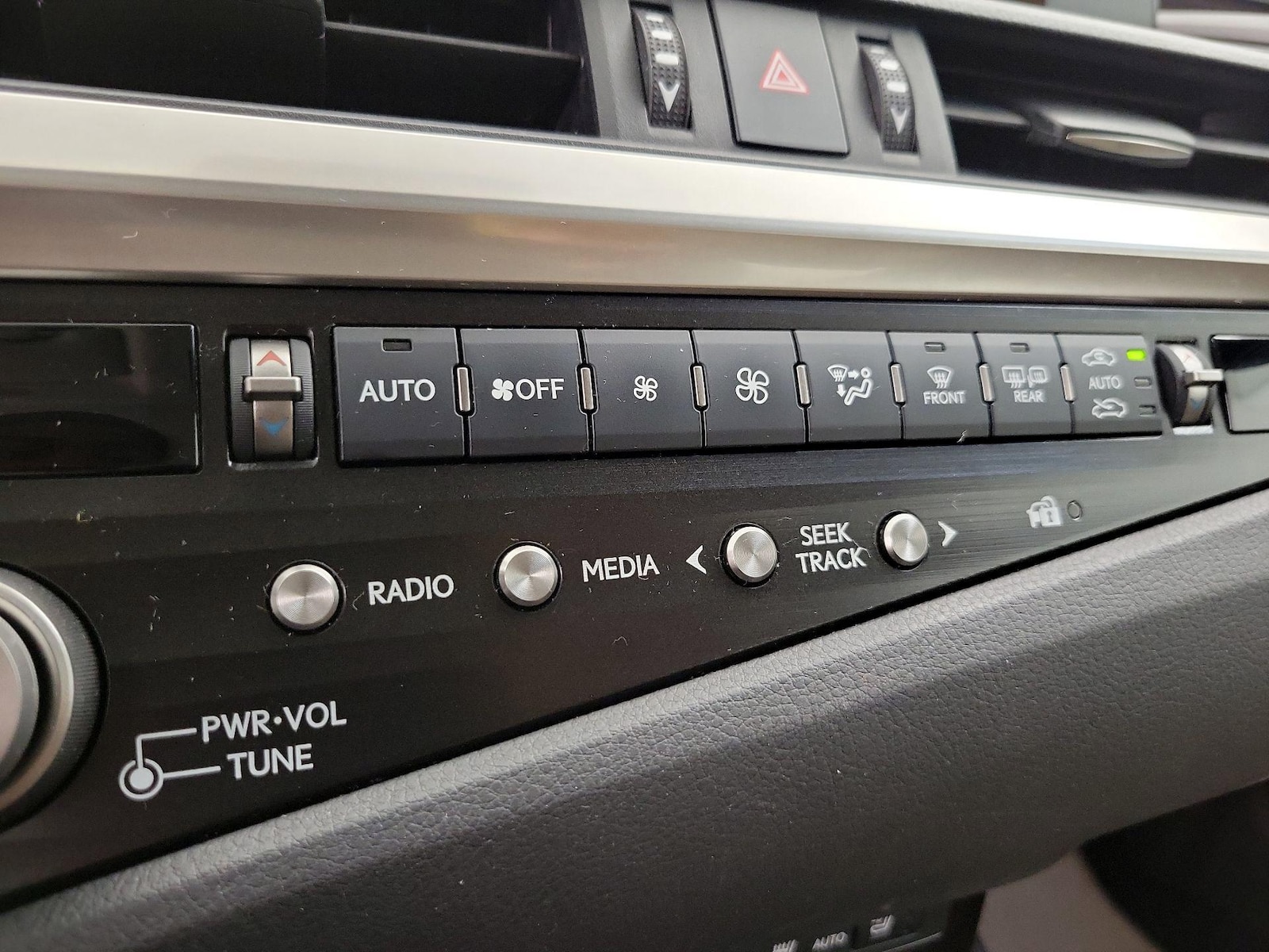 2021 Lexus ES 250 - Photo 16
