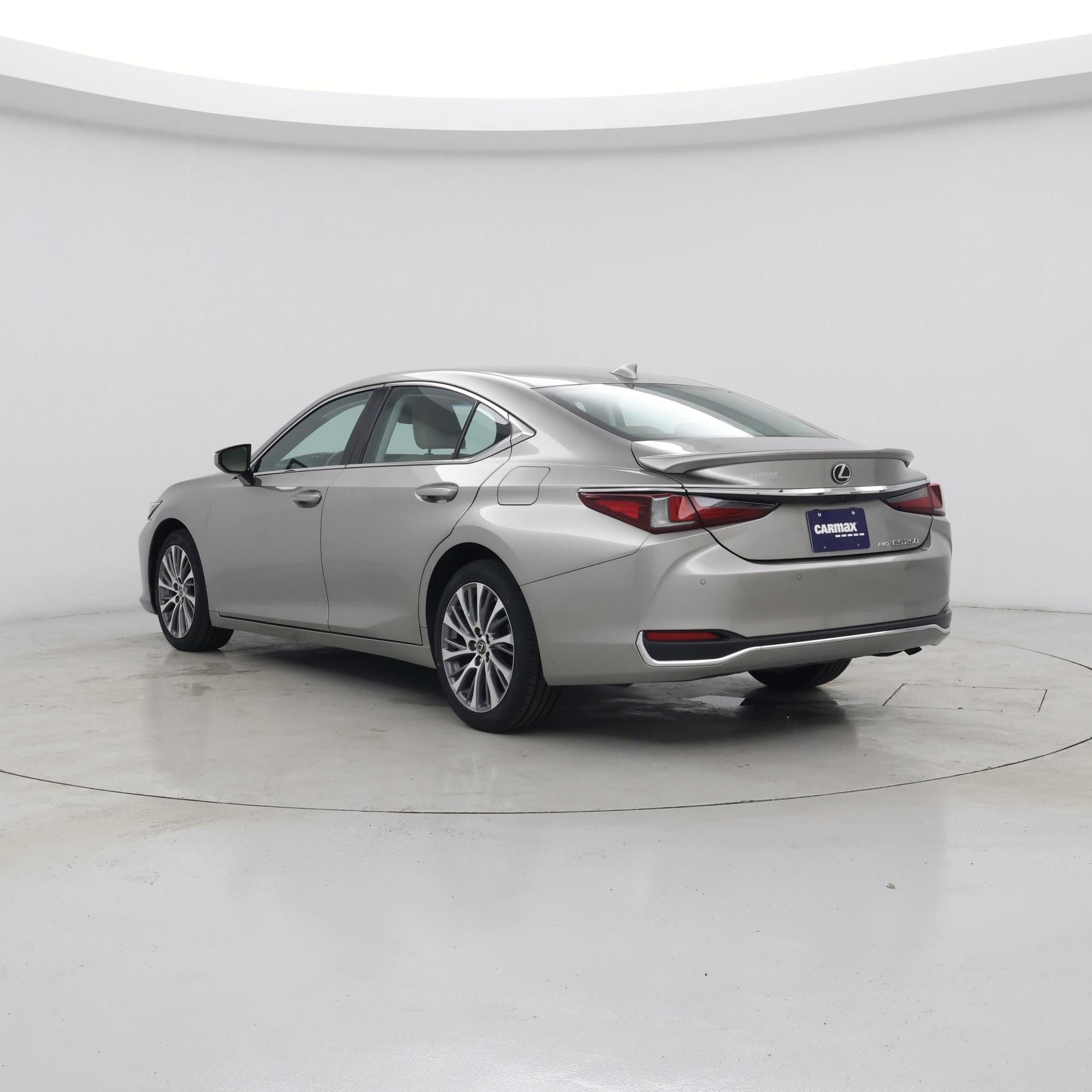 Thumbnail: 2021 Lexus ES - 2