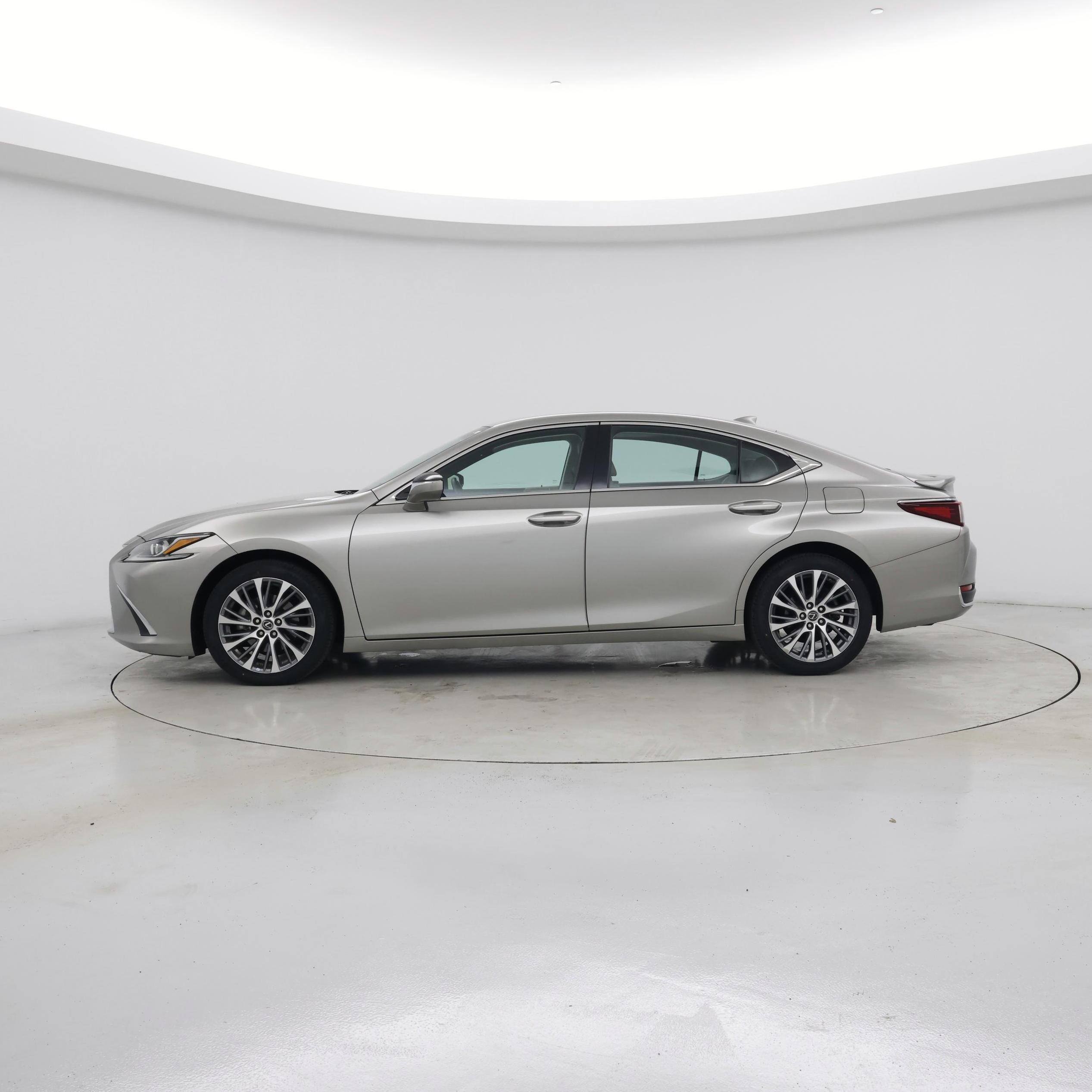 Thumbnail: 2021 Lexus ES - 3