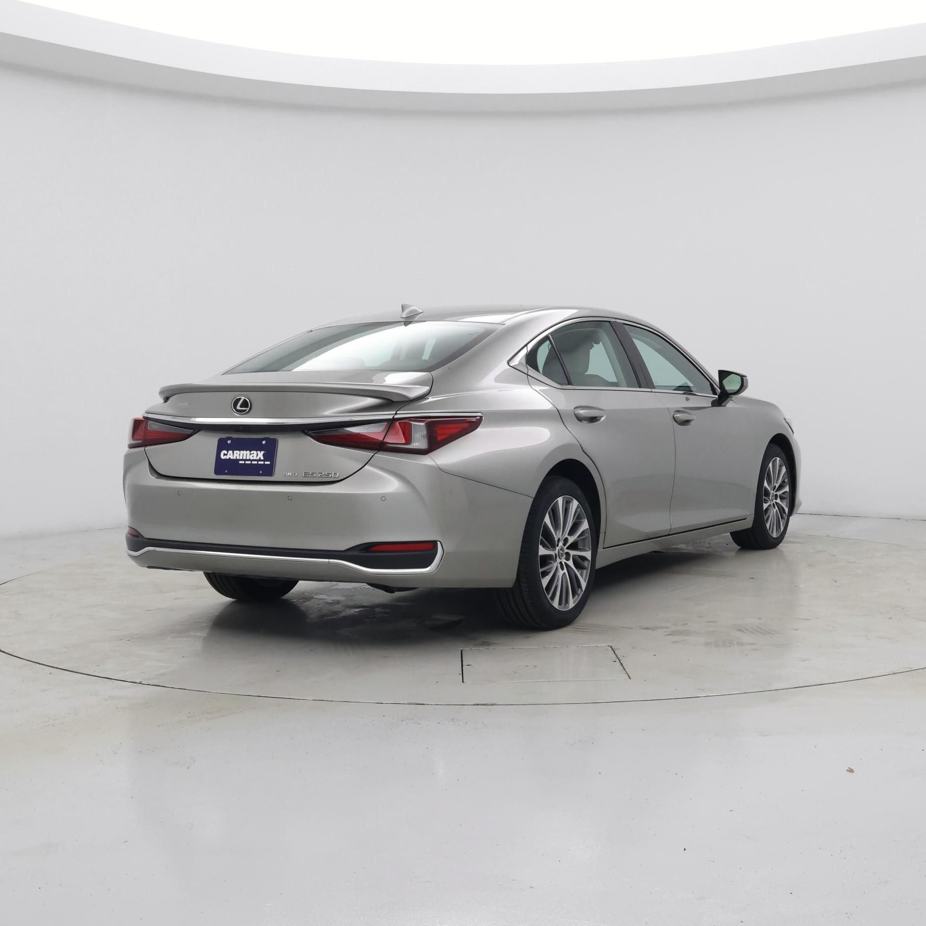 Thumbnail: 2021 Lexus ES - 8