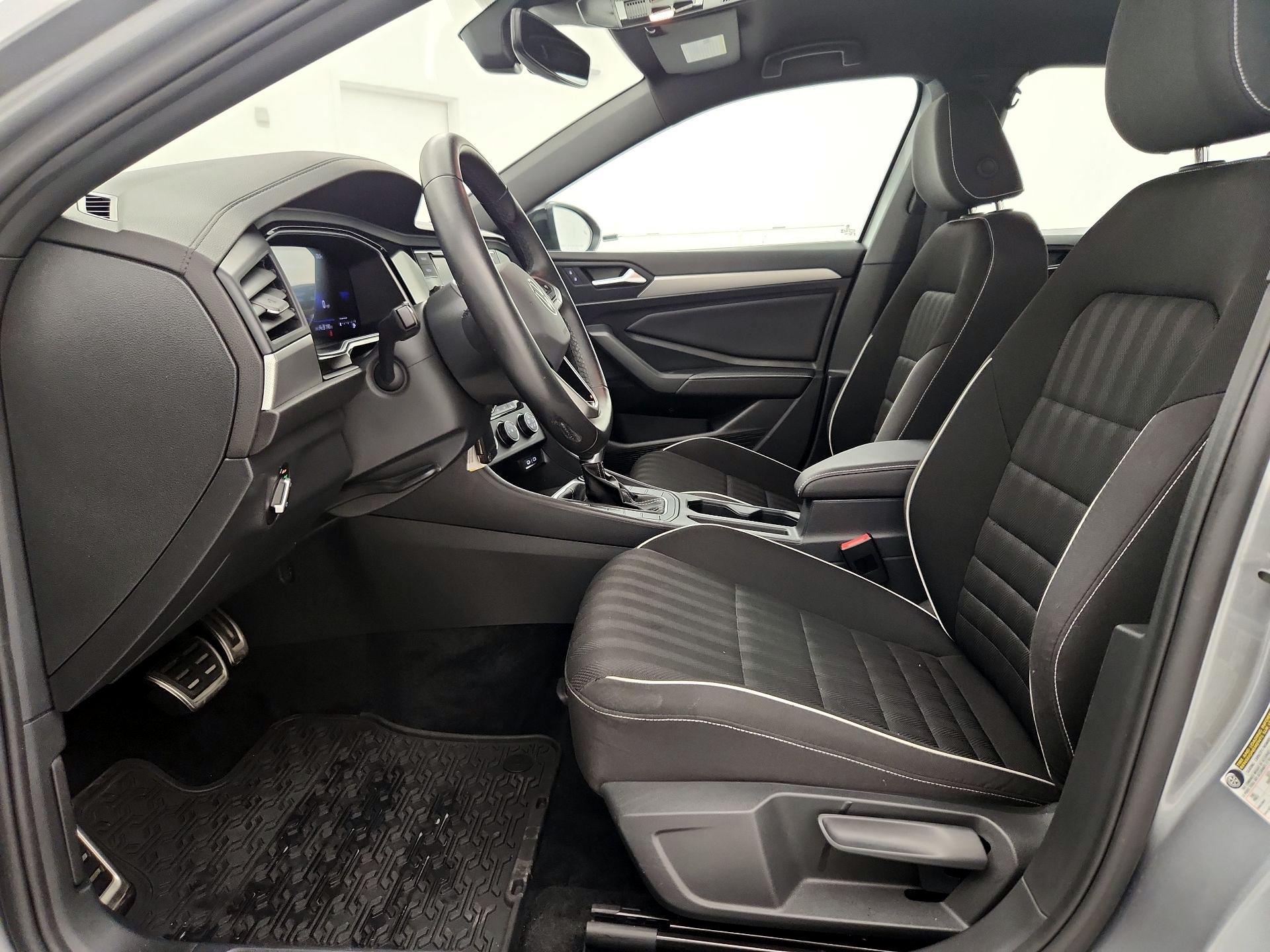 Thumbnail: 2024 Volkswagen Jetta - 11