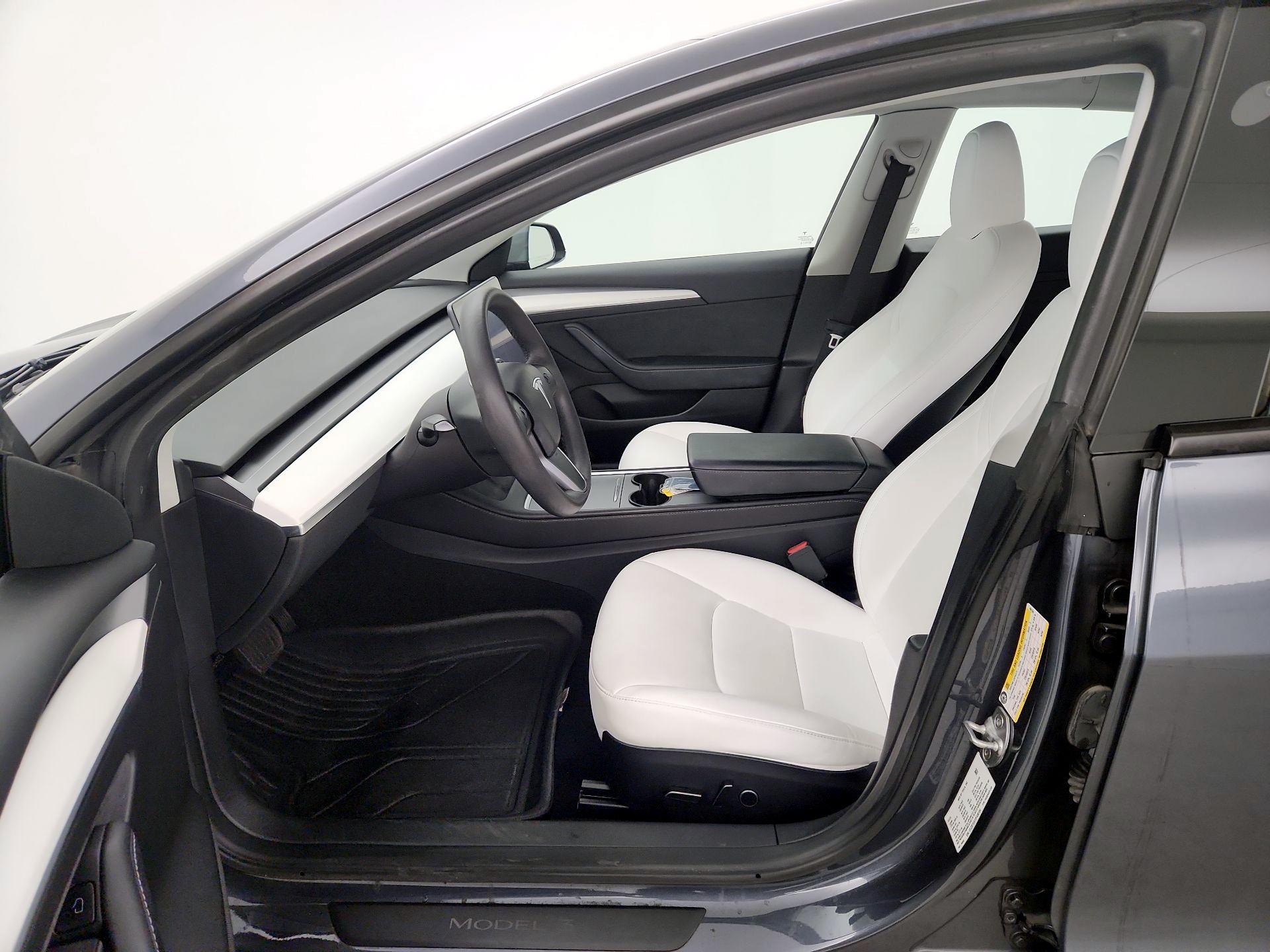 Thumbnail: 2023 Tesla Model 3 - 11