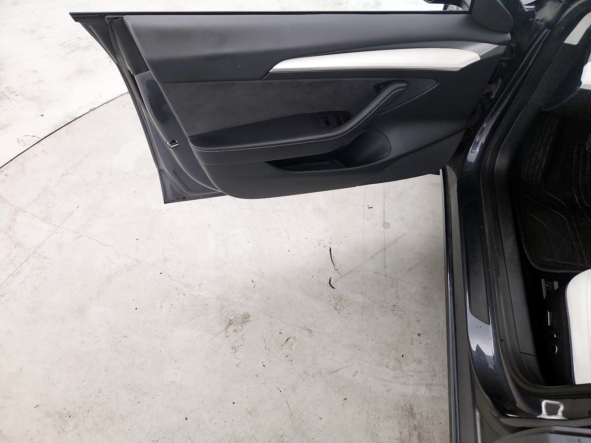Thumbnail: 2023 Tesla Model 3 - 12