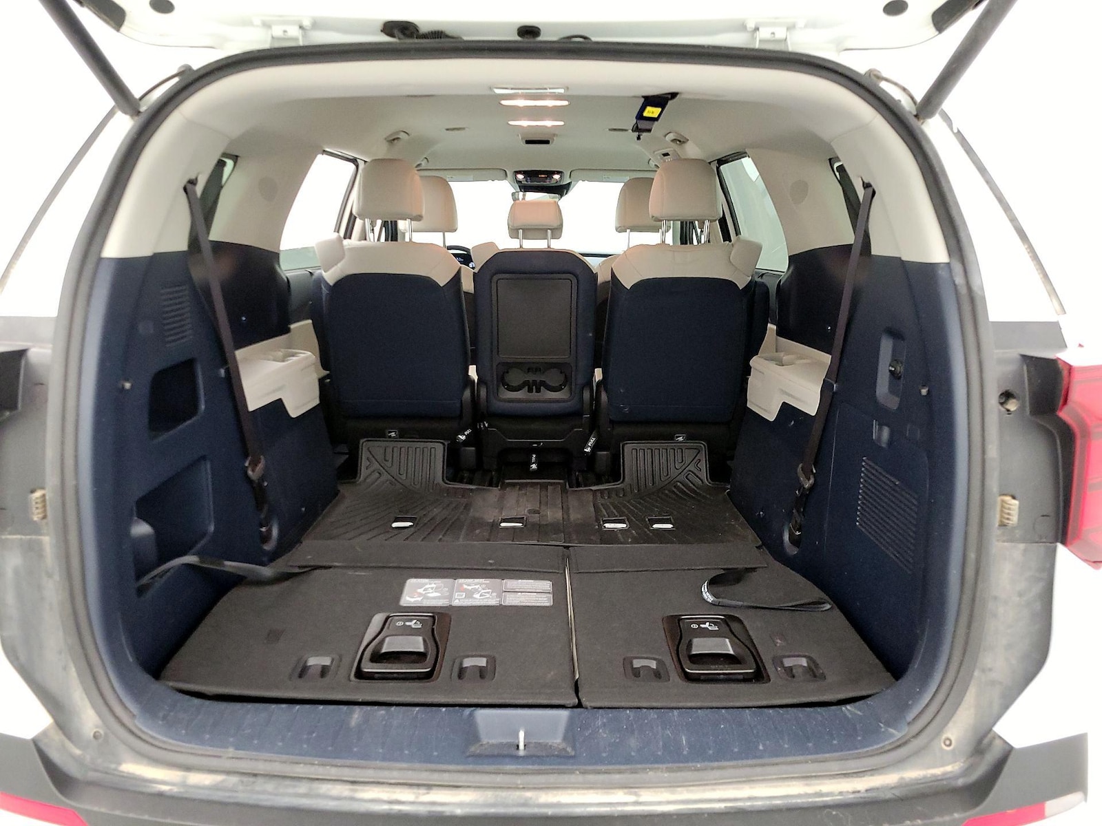 2025 Kia Carnival EX - Photo 24