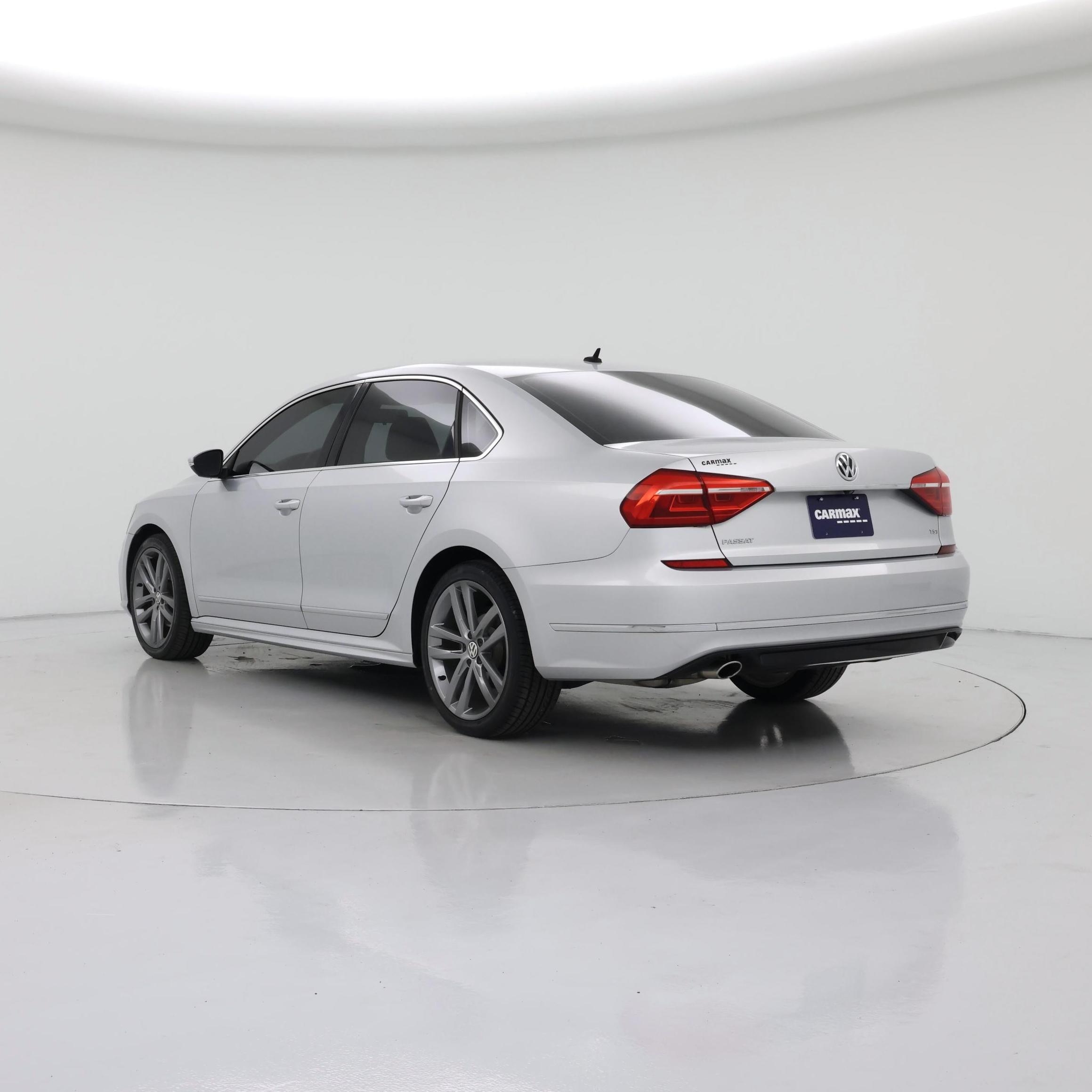 Thumbnail: 2016 Volkswagen Passat - 2