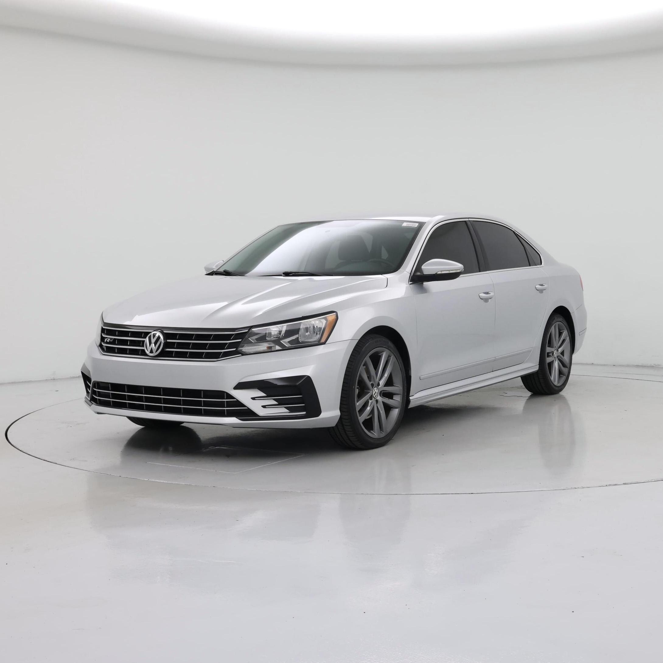 Thumbnail: 2016 Volkswagen Passat - 4