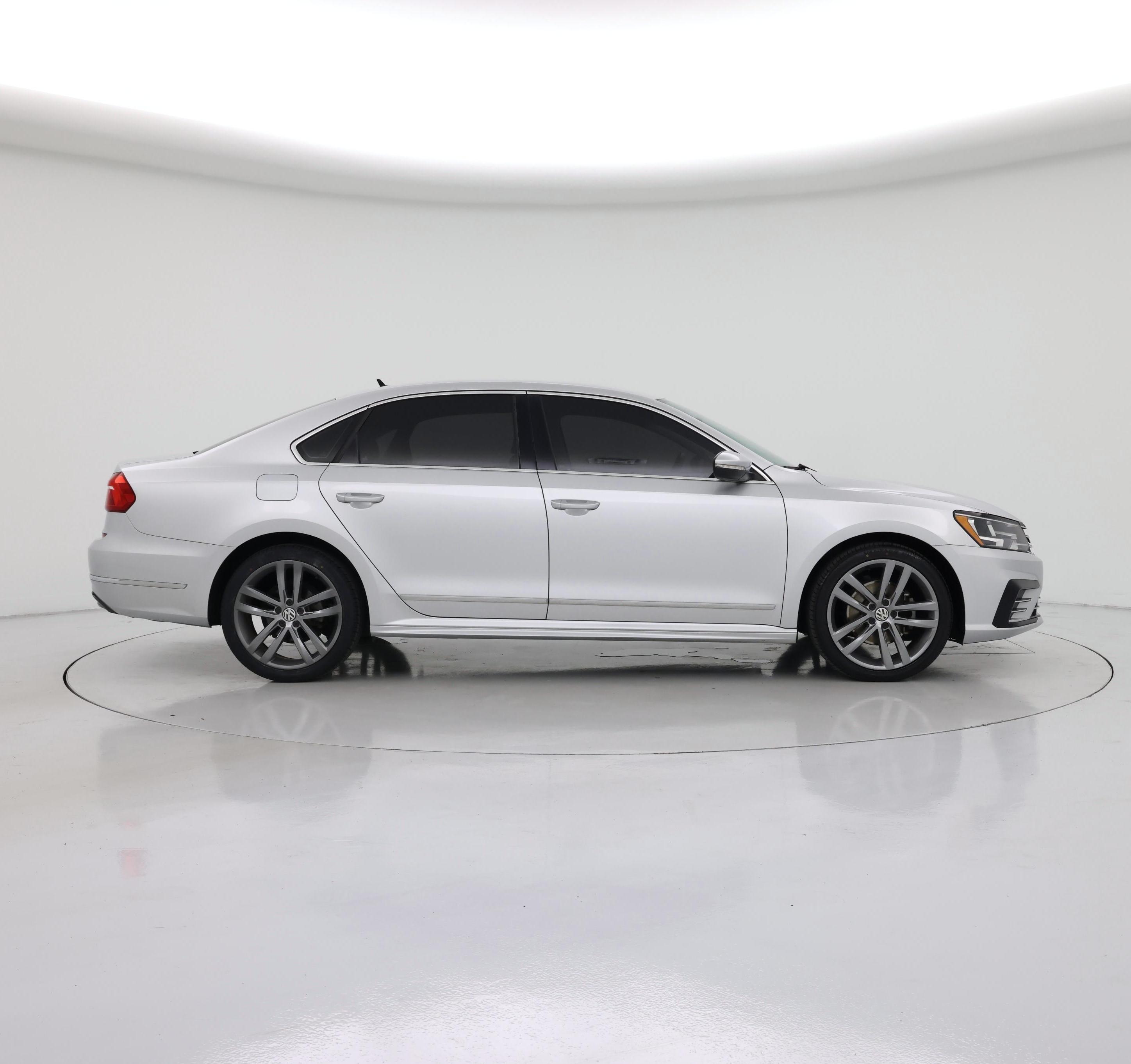 Thumbnail: 2016 Volkswagen Passat - 7