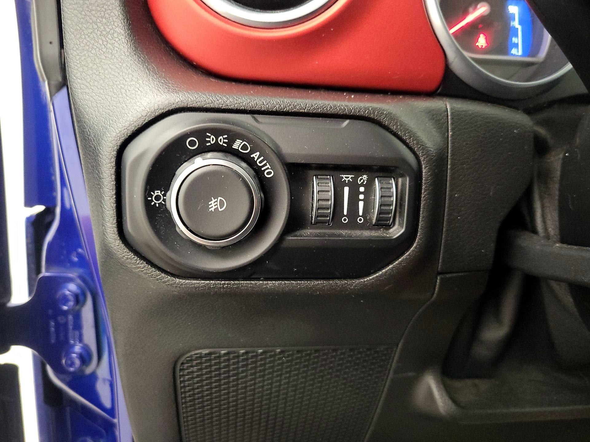 Thumbnail: 2018 Jeep Wrangler - 13