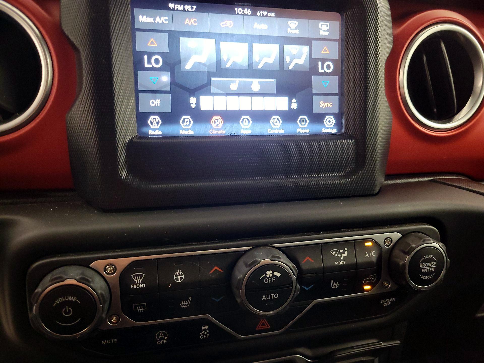 Thumbnail: 2018 Jeep Wrangler - 16