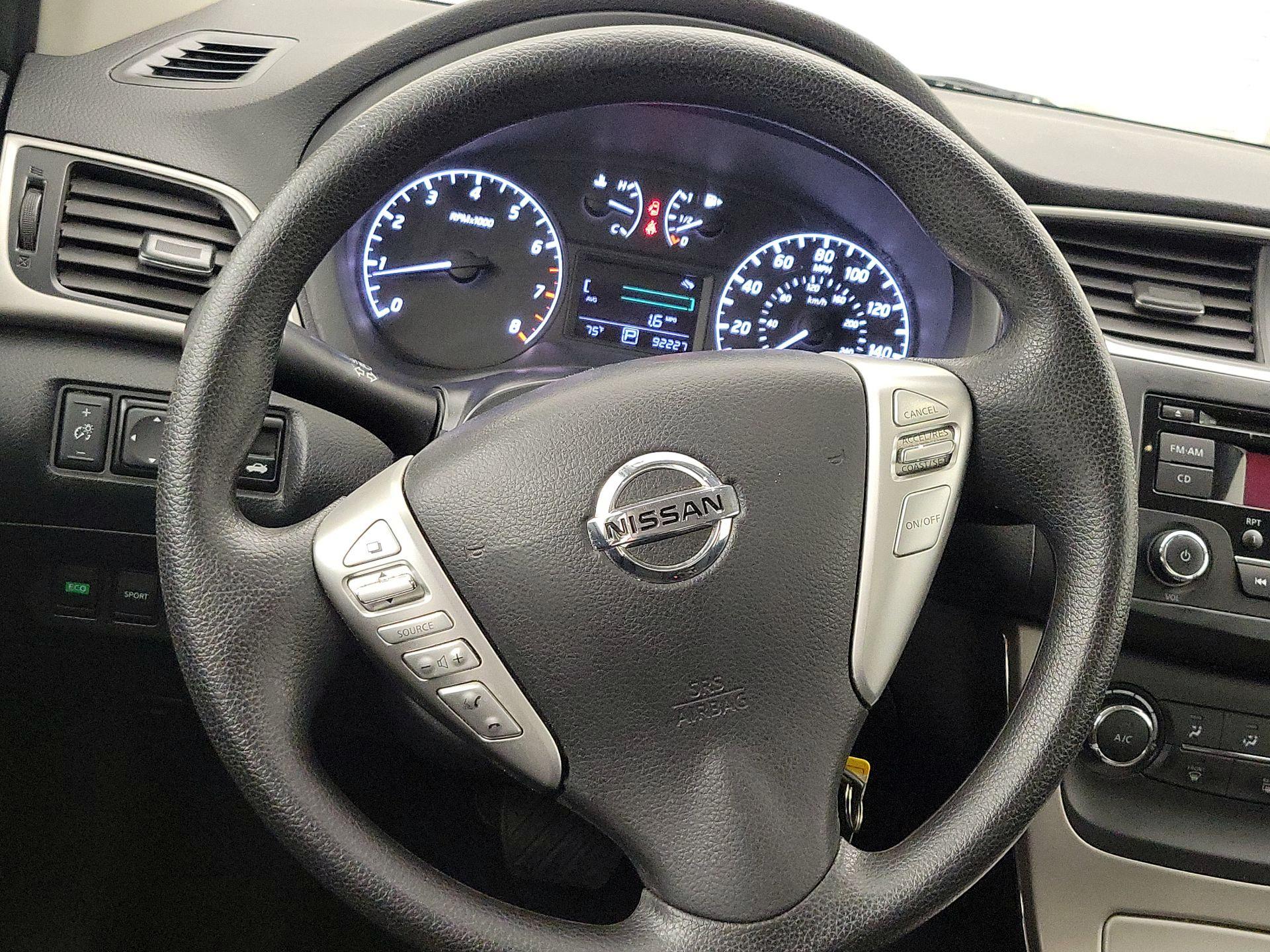 Thumbnail: 2015 Nissan Sentra - 10