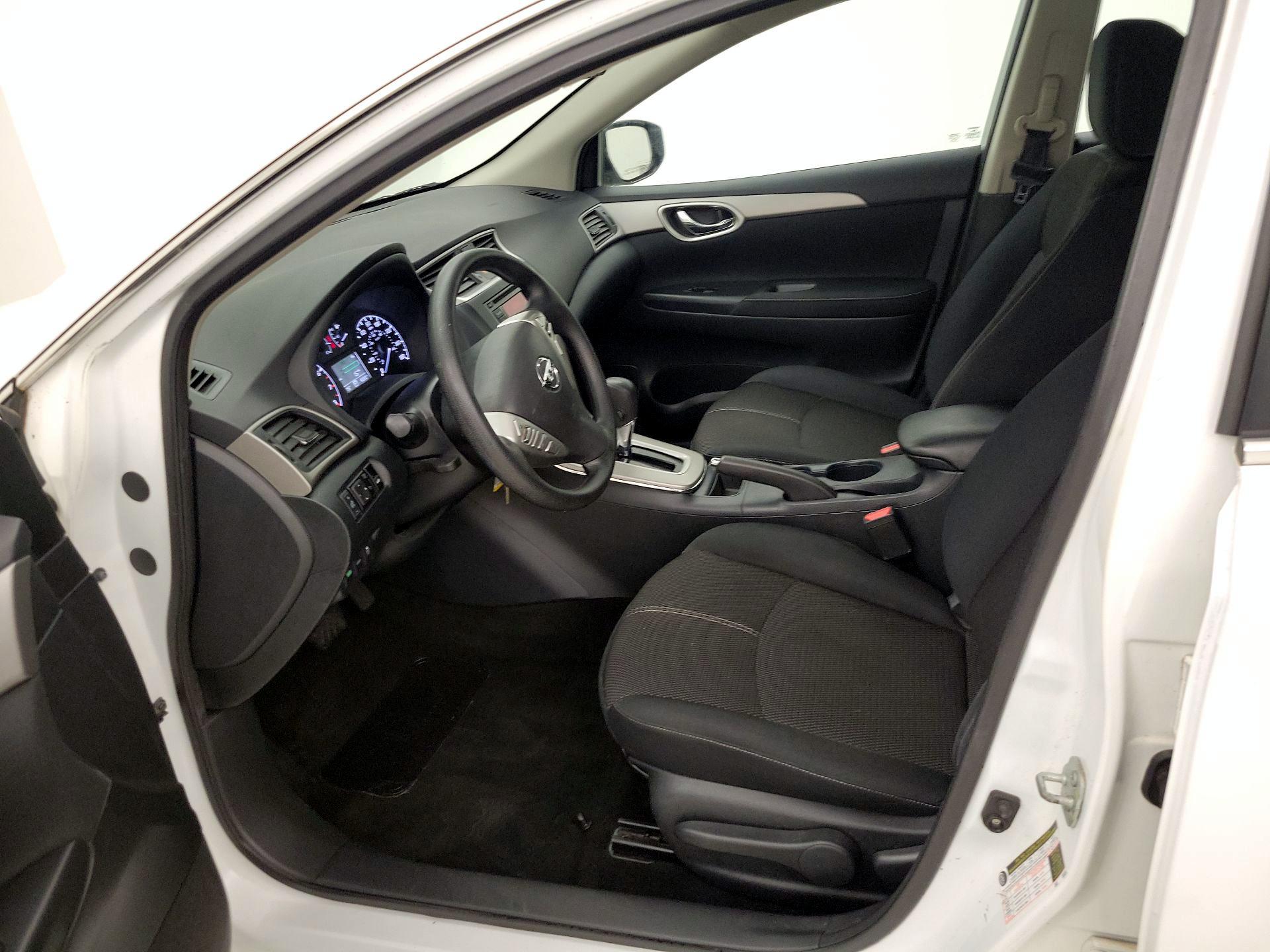 Thumbnail: 2015 Nissan Sentra - 11