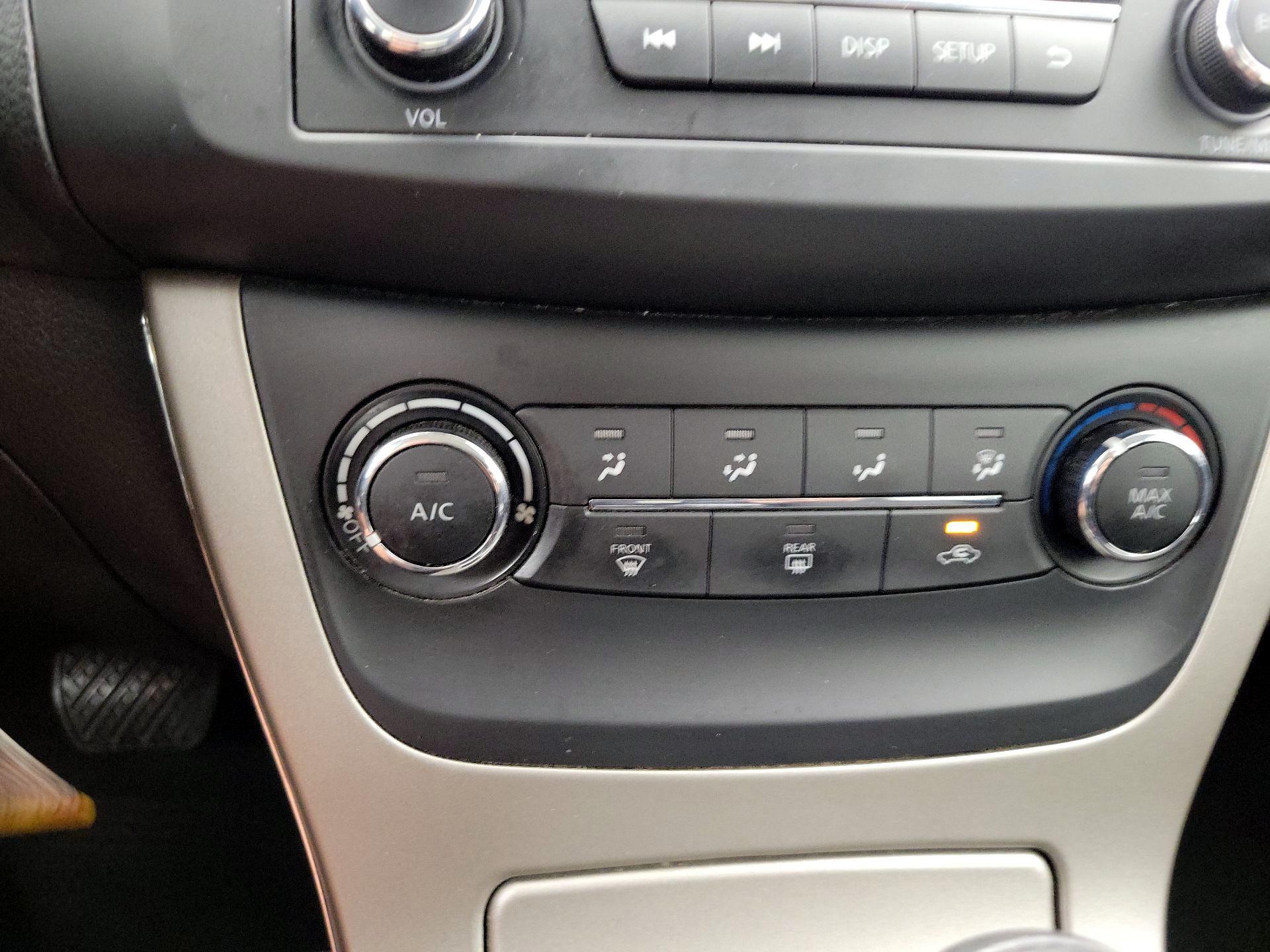 Thumbnail: 2015 Nissan Sentra - 15