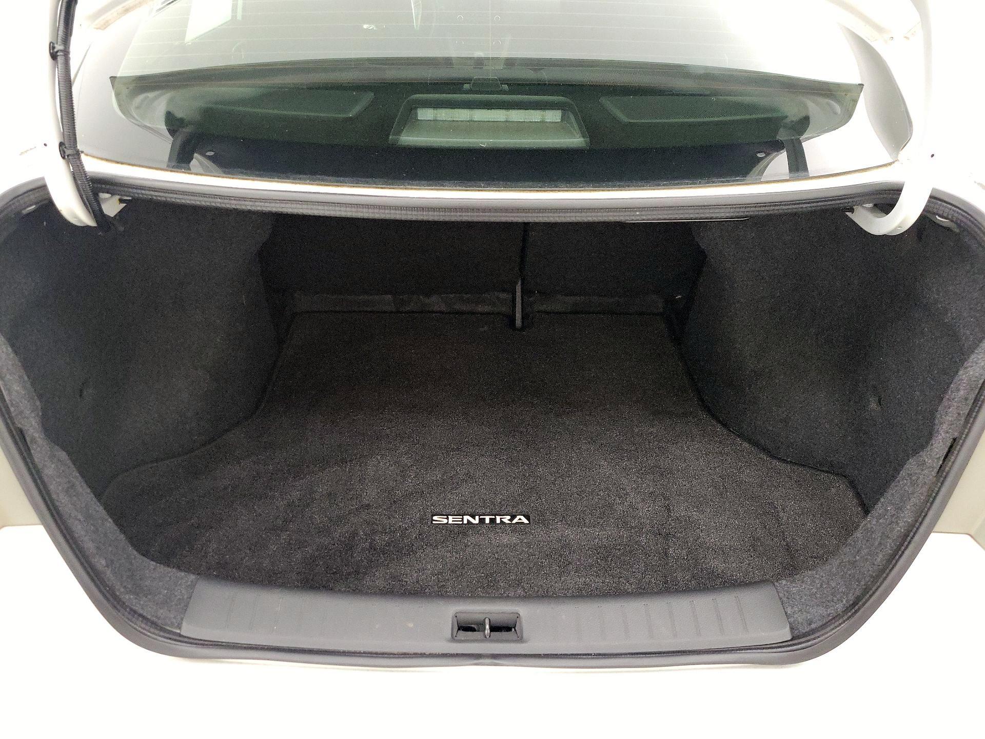 Thumbnail: 2015 Nissan Sentra - 19