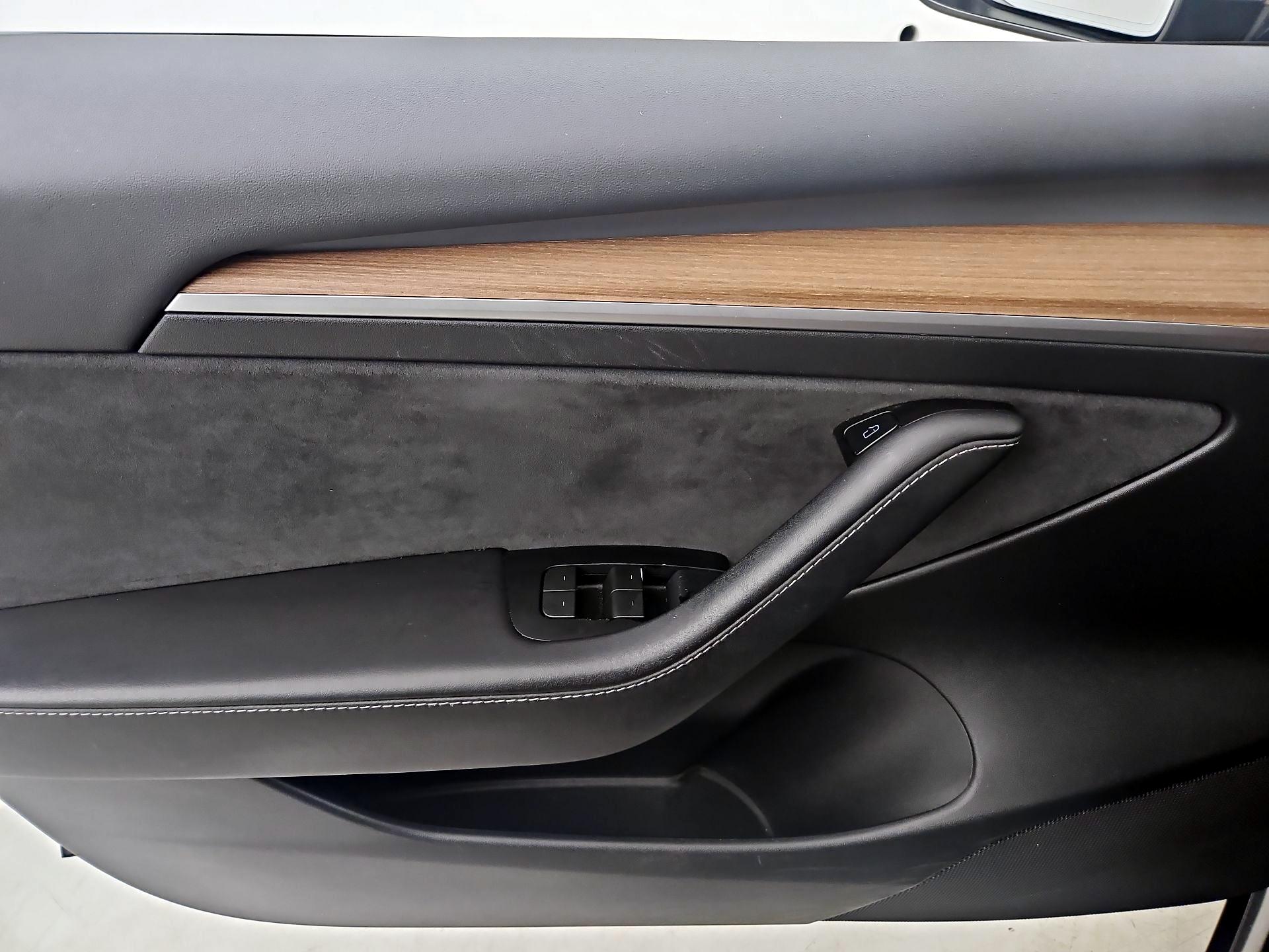 Thumbnail: 2023 Tesla Model 3 - 10