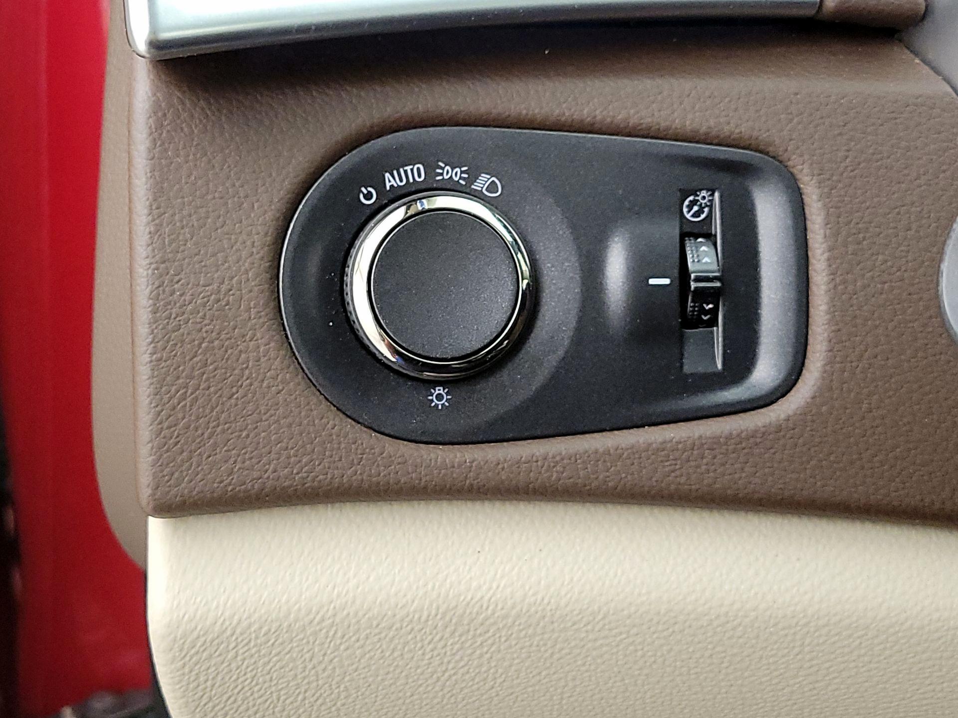 Thumbnail: 2016 Cadillac SRX - 13