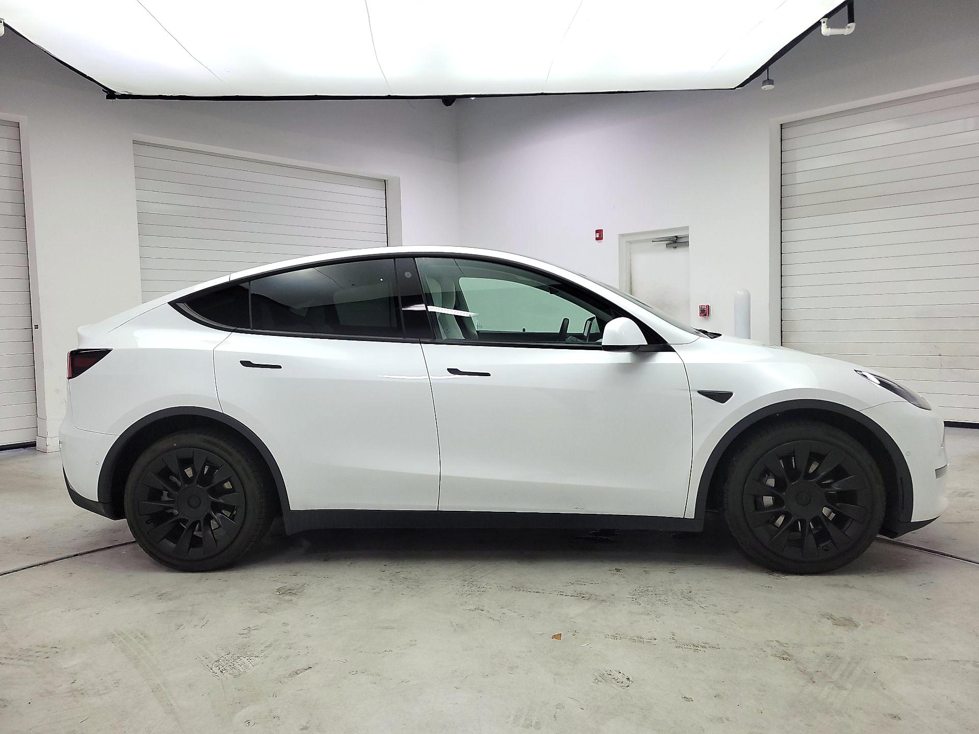 Thumbnail: 2021 Tesla Model Y - 4