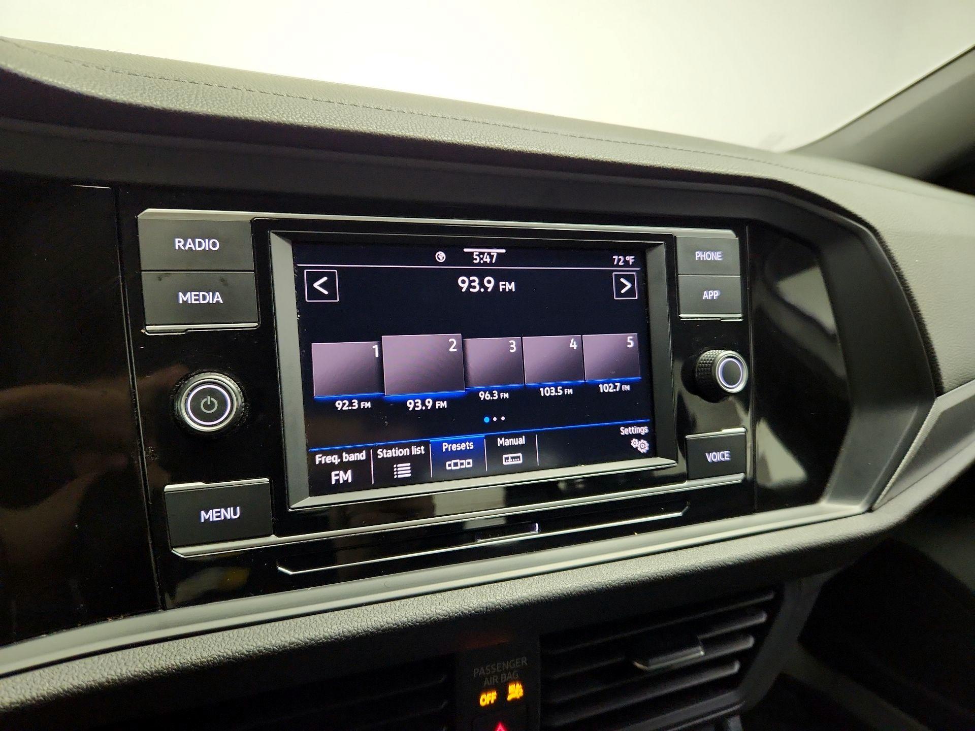 Thumbnail: 2022 Volkswagen Jetta - 15