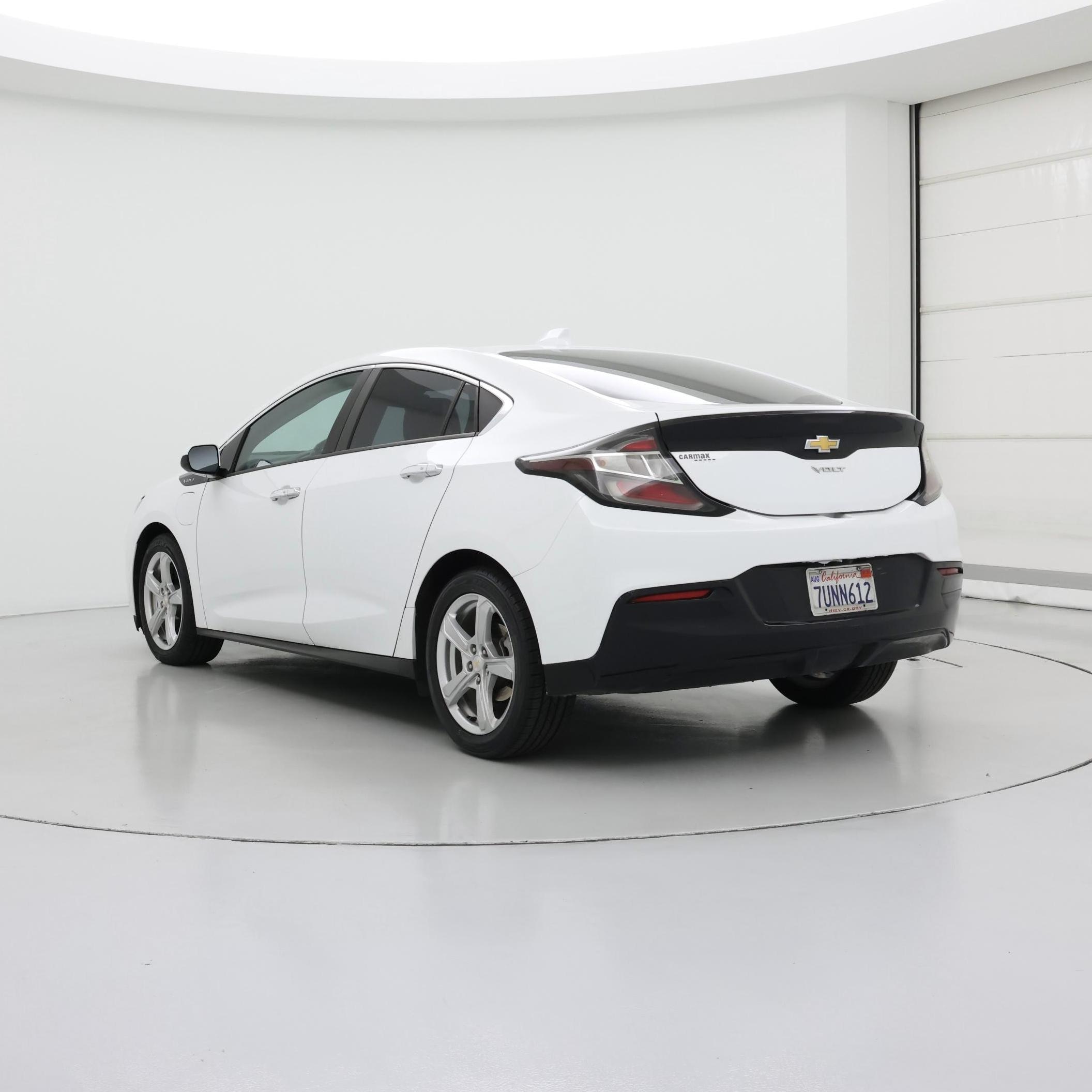 Thumbnail: 2017 Chevrolet Volt - 2