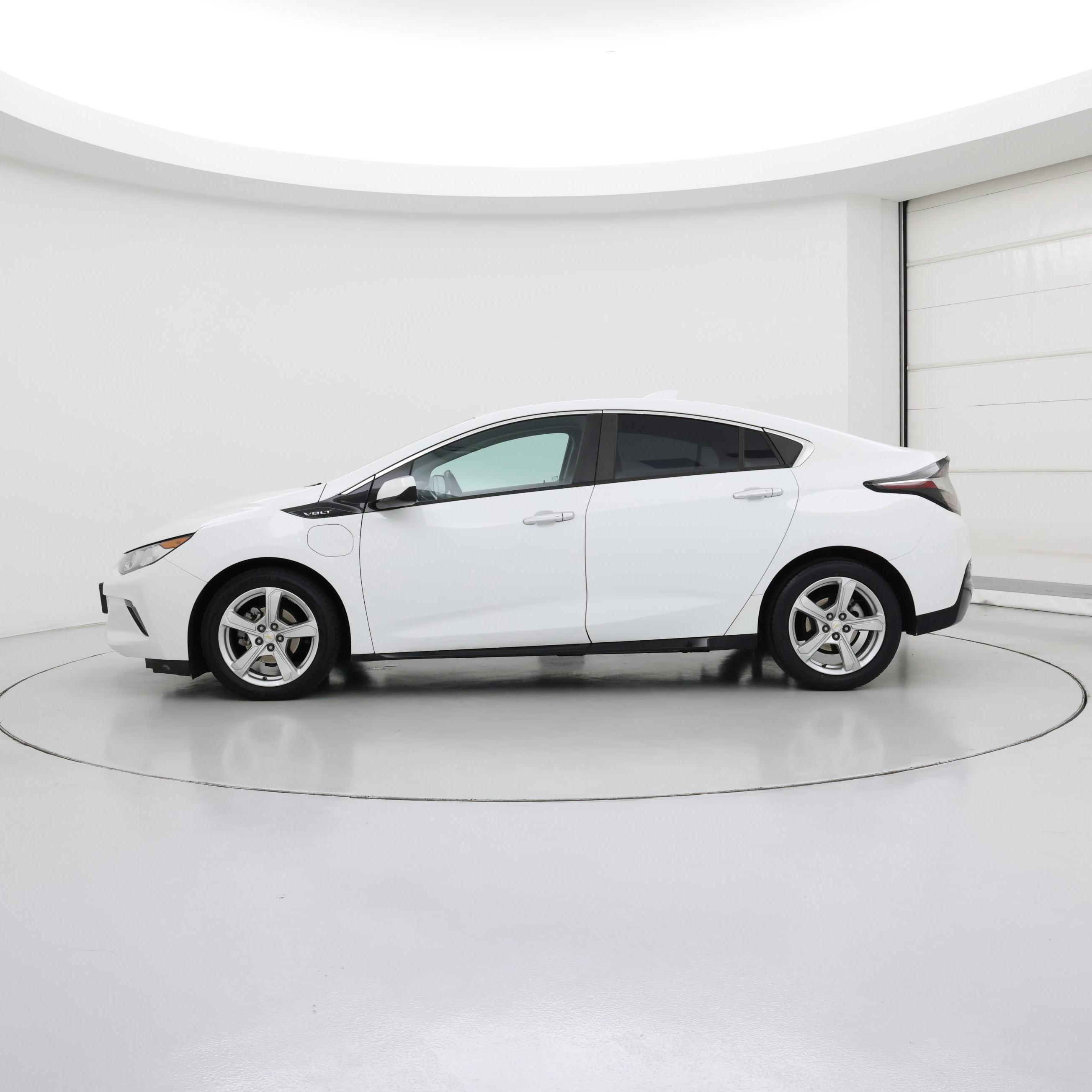Thumbnail: 2017 Chevrolet Volt - 3