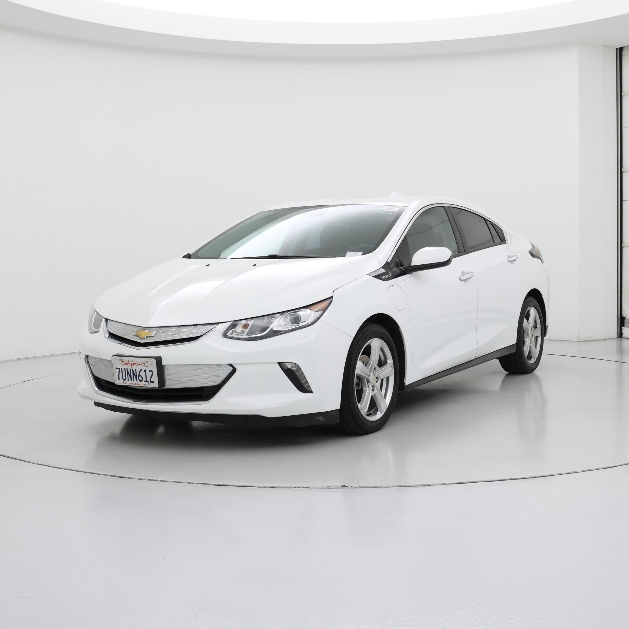 Thumbnail: 2017 Chevrolet Volt - 4