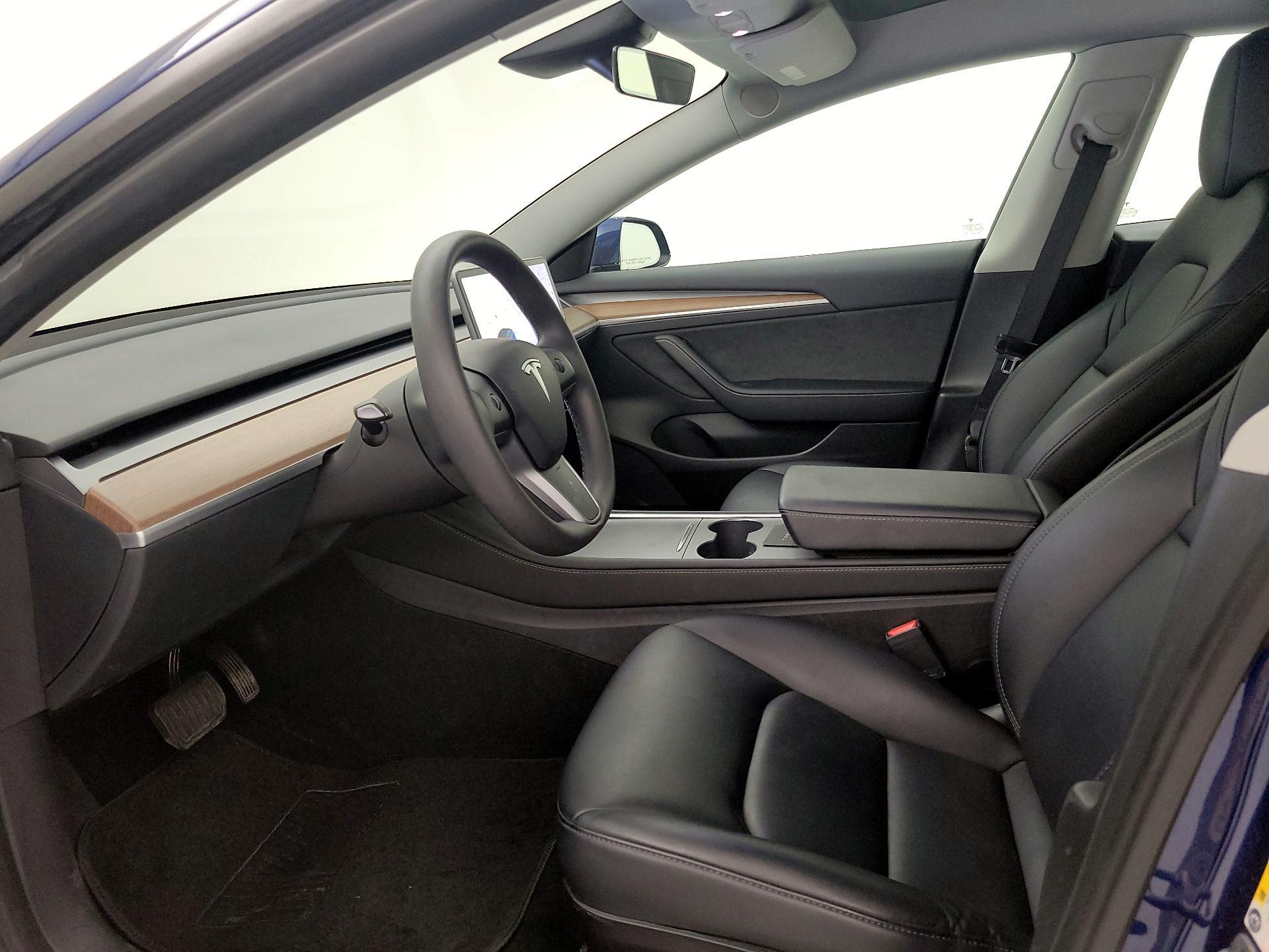 Thumbnail: 2023 Tesla Model 3 - 11