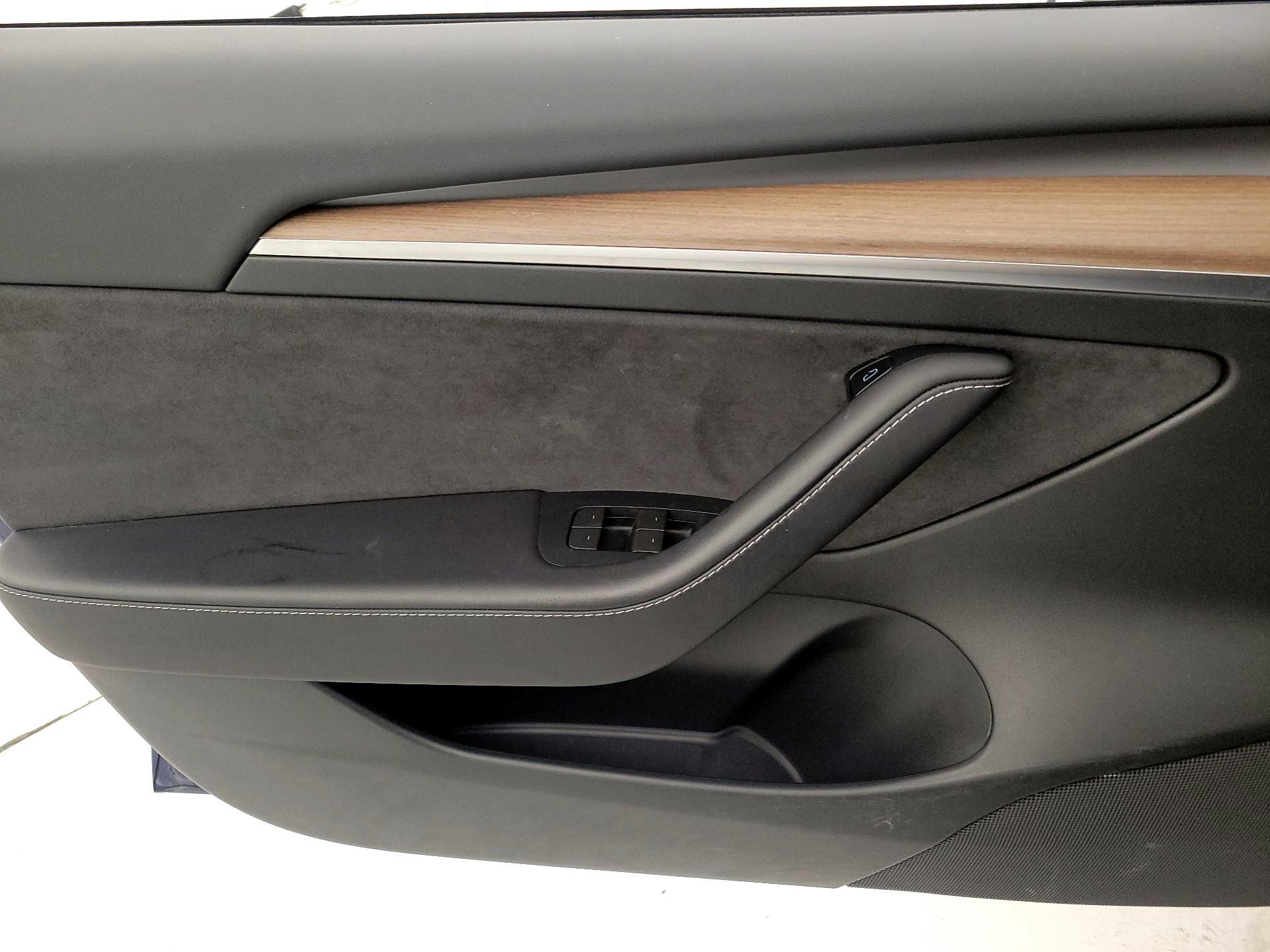 Thumbnail: 2023 Tesla Model 3 - 12
