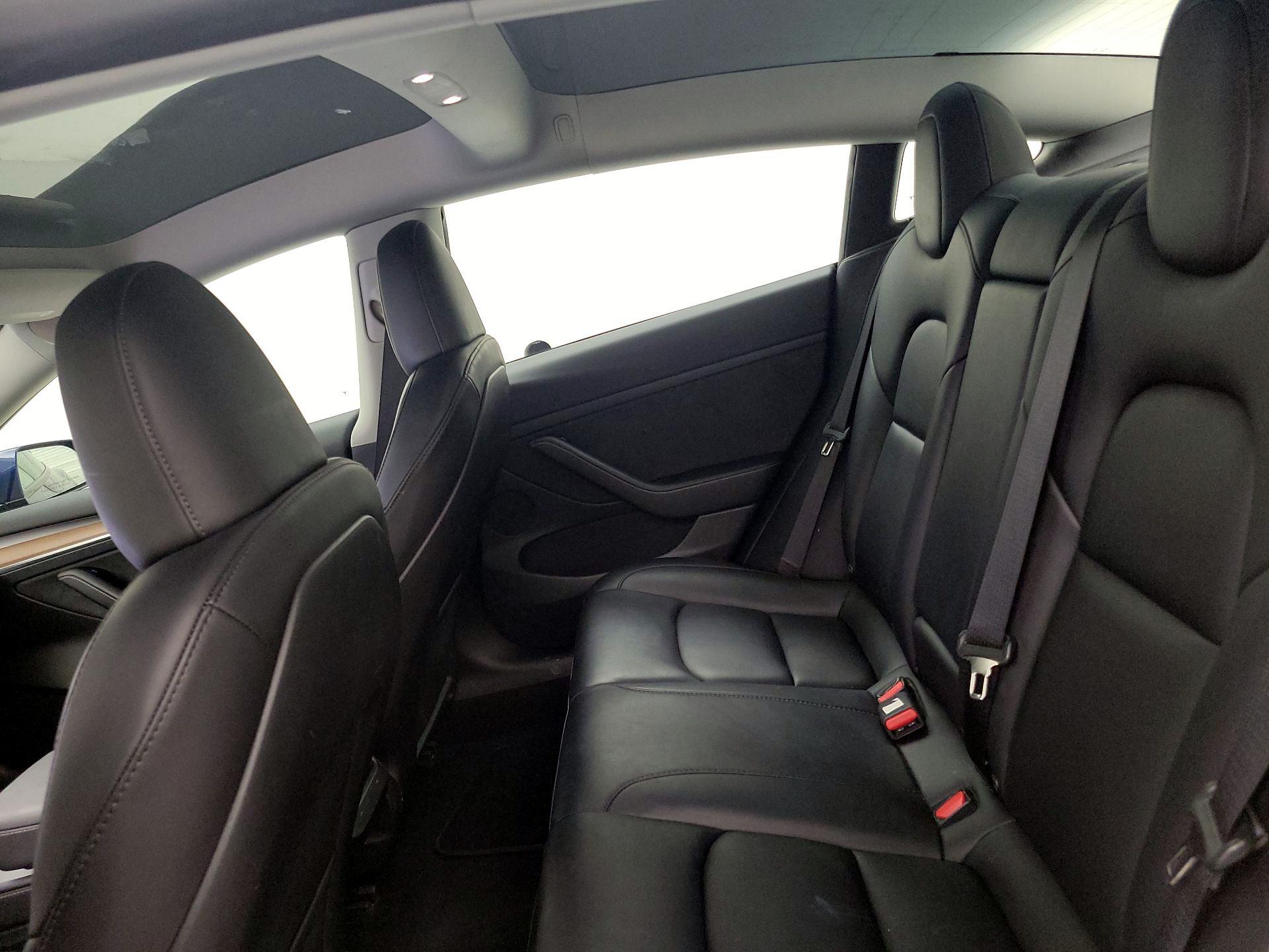 Thumbnail: 2023 Tesla Model 3 - 19