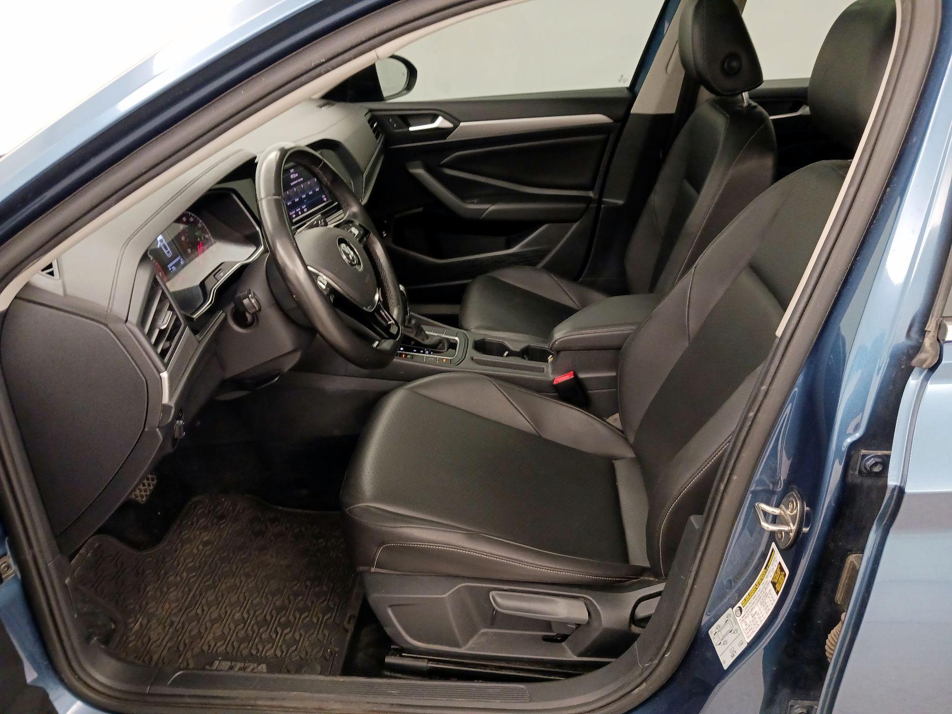Thumbnail: 2019 Volkswagen Jetta - 11