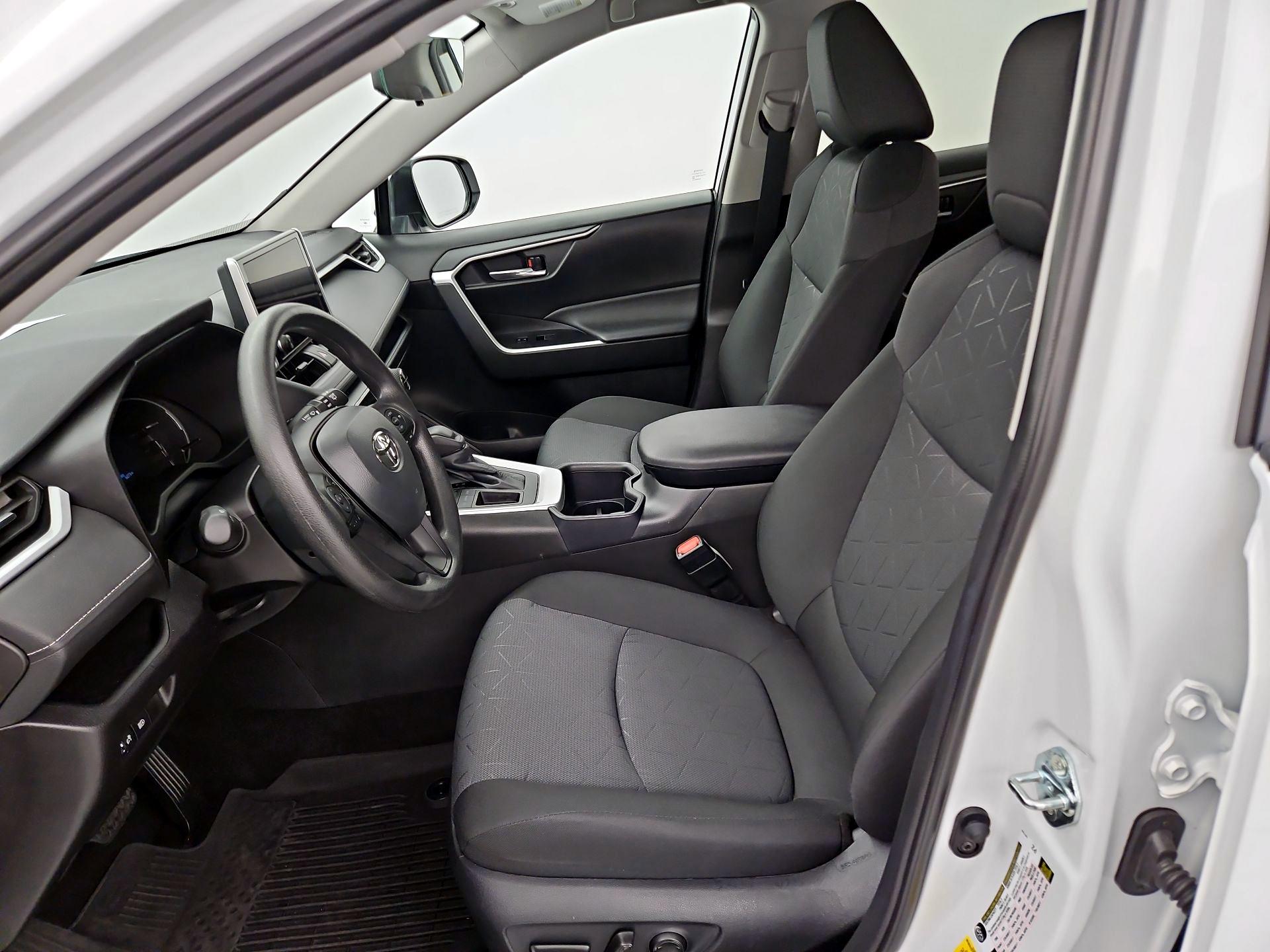 Thumbnail: 2025 Toyota RAV4 - 11