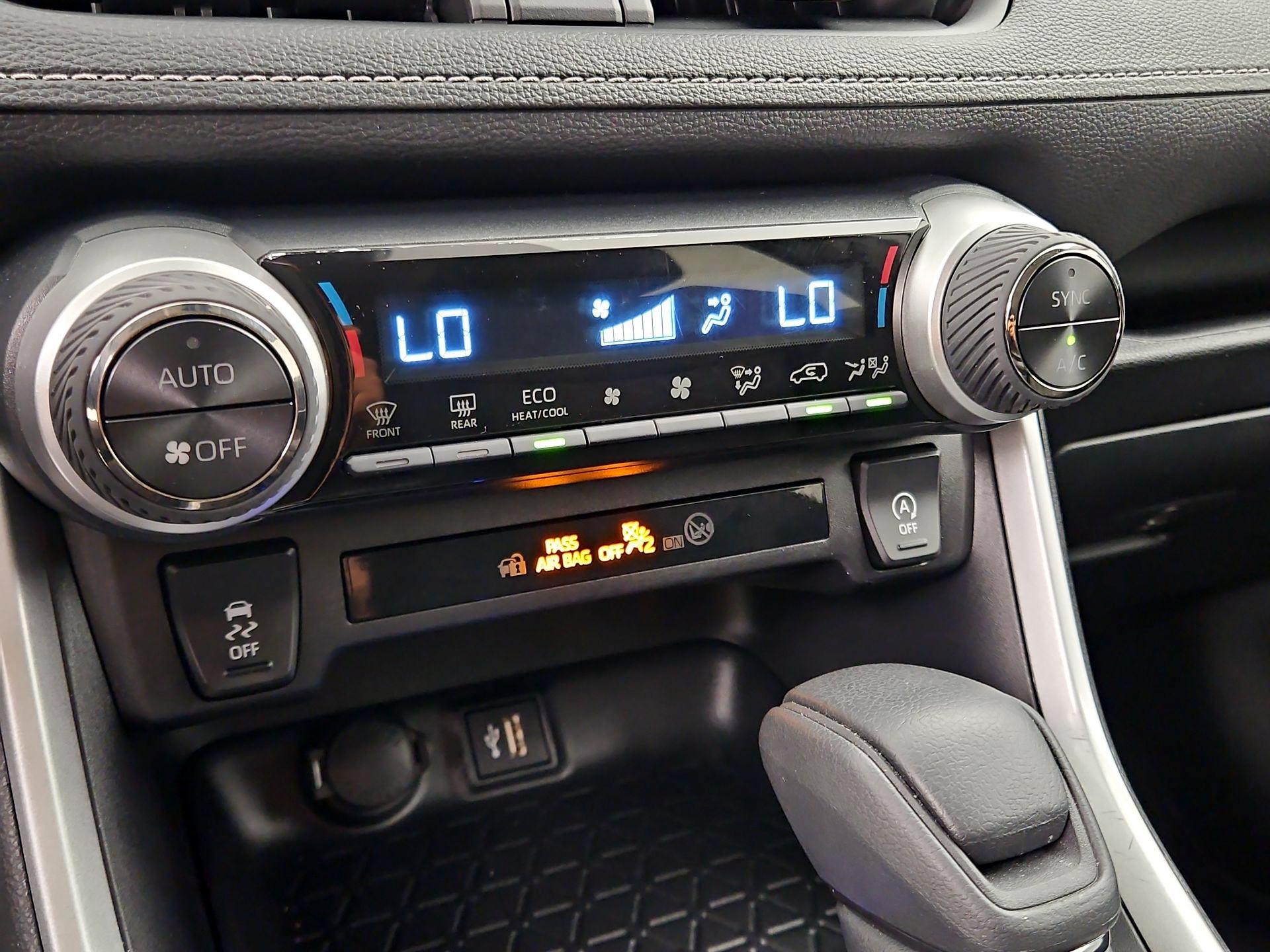 Thumbnail: 2025 Toyota RAV4 - 17