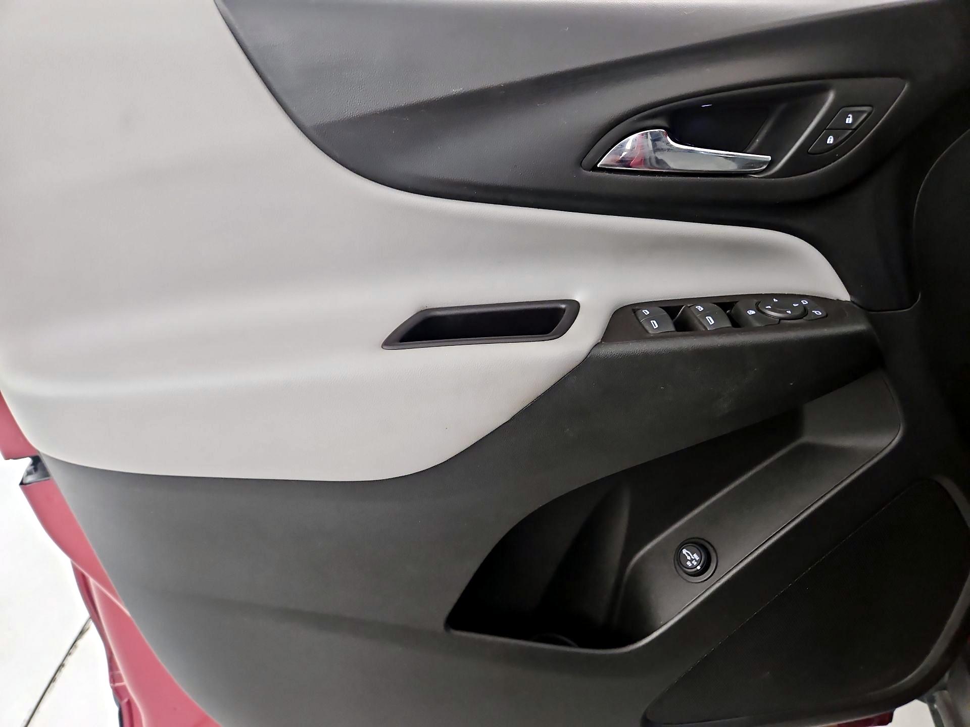 Thumbnail: 2018 Chevrolet Equinox - 10