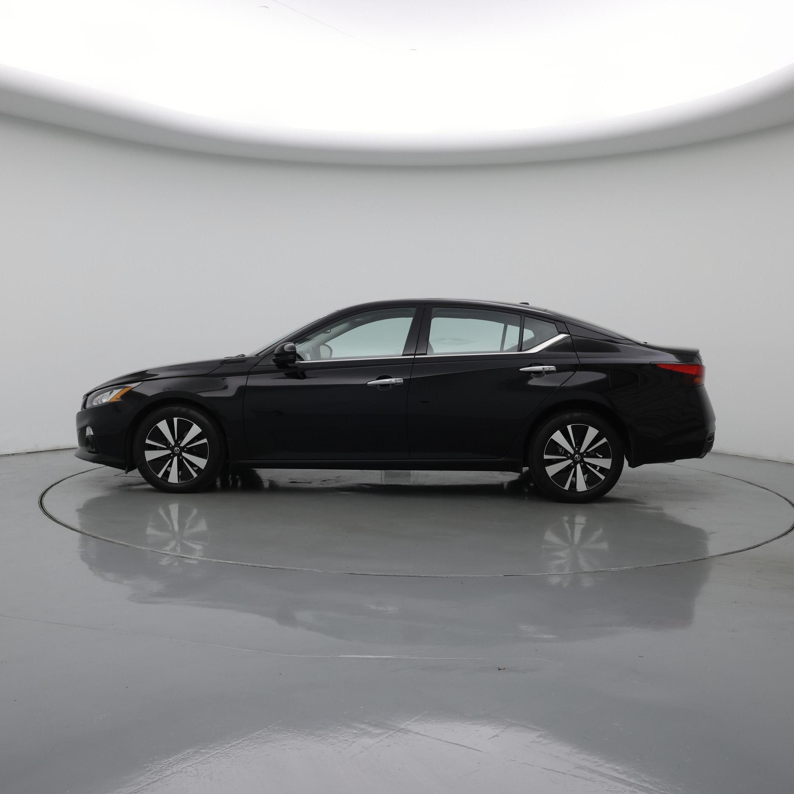 Thumbnail: 2020 Nissan Altima - 3