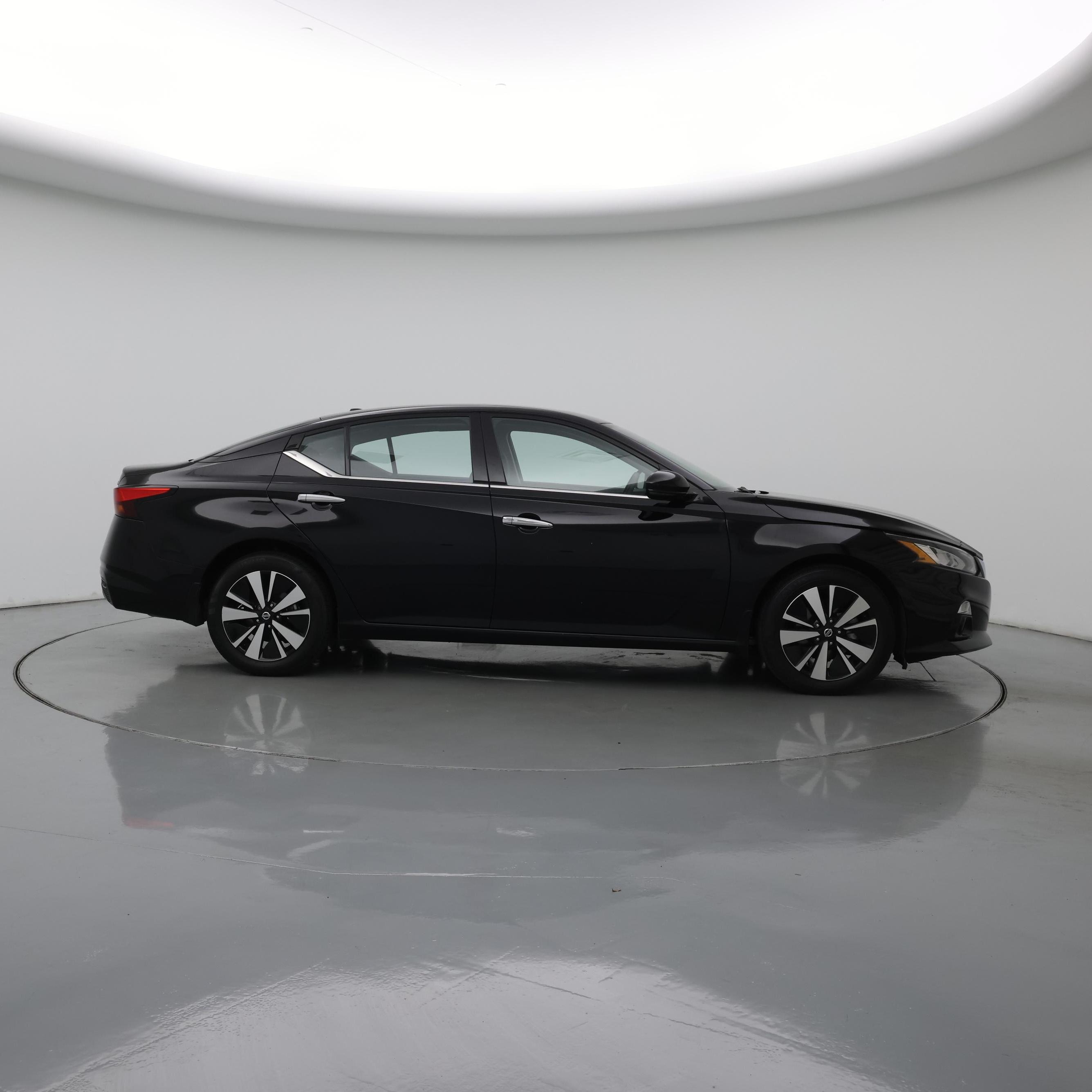 Thumbnail: 2020 Nissan Altima - 7
