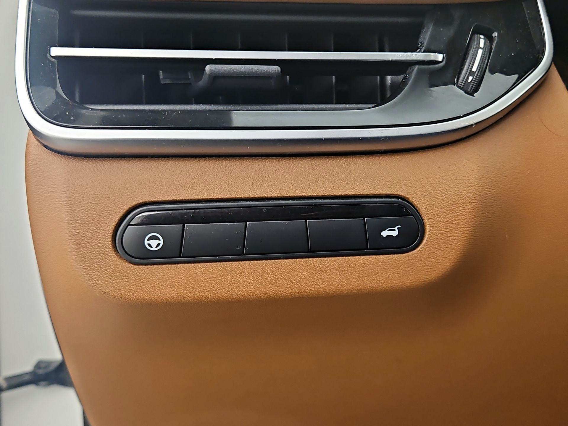 Thumbnail: 2023 INFINITI QX60 - 13