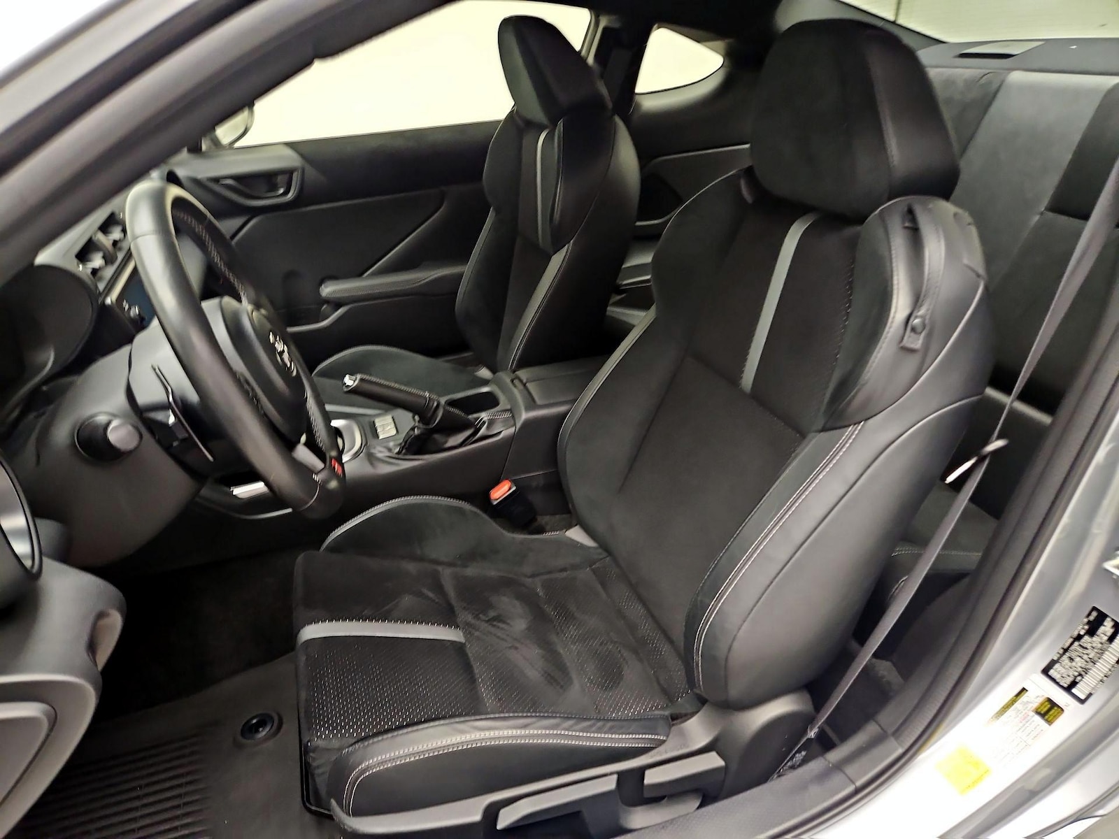 2023 Toyota GR86 Premium - Photo 12