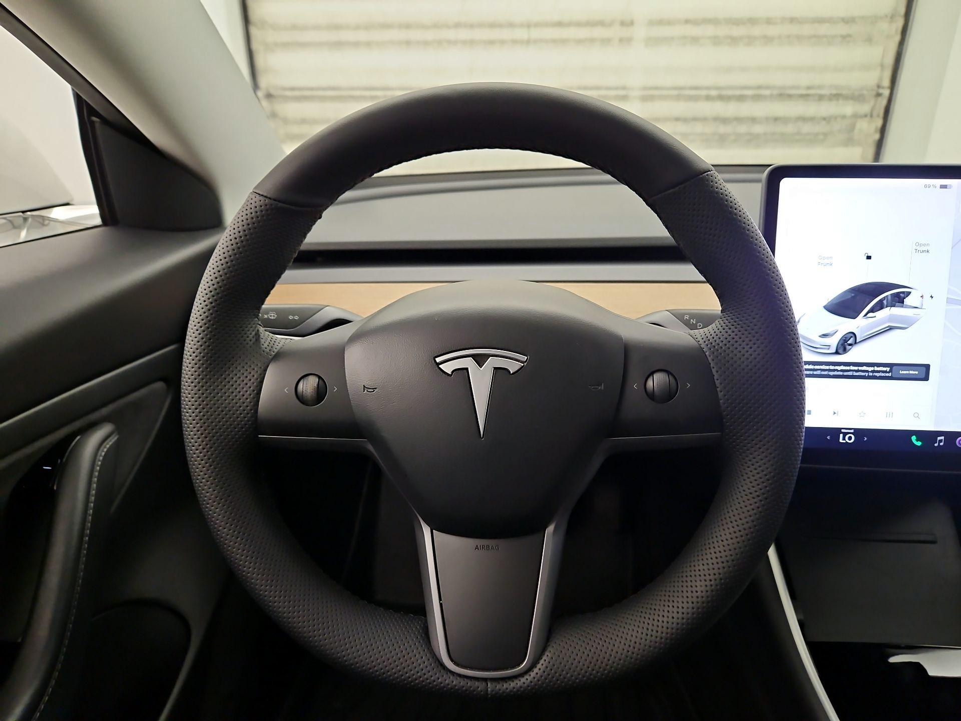 Thumbnail: 2020 Tesla Model 3 - 10
