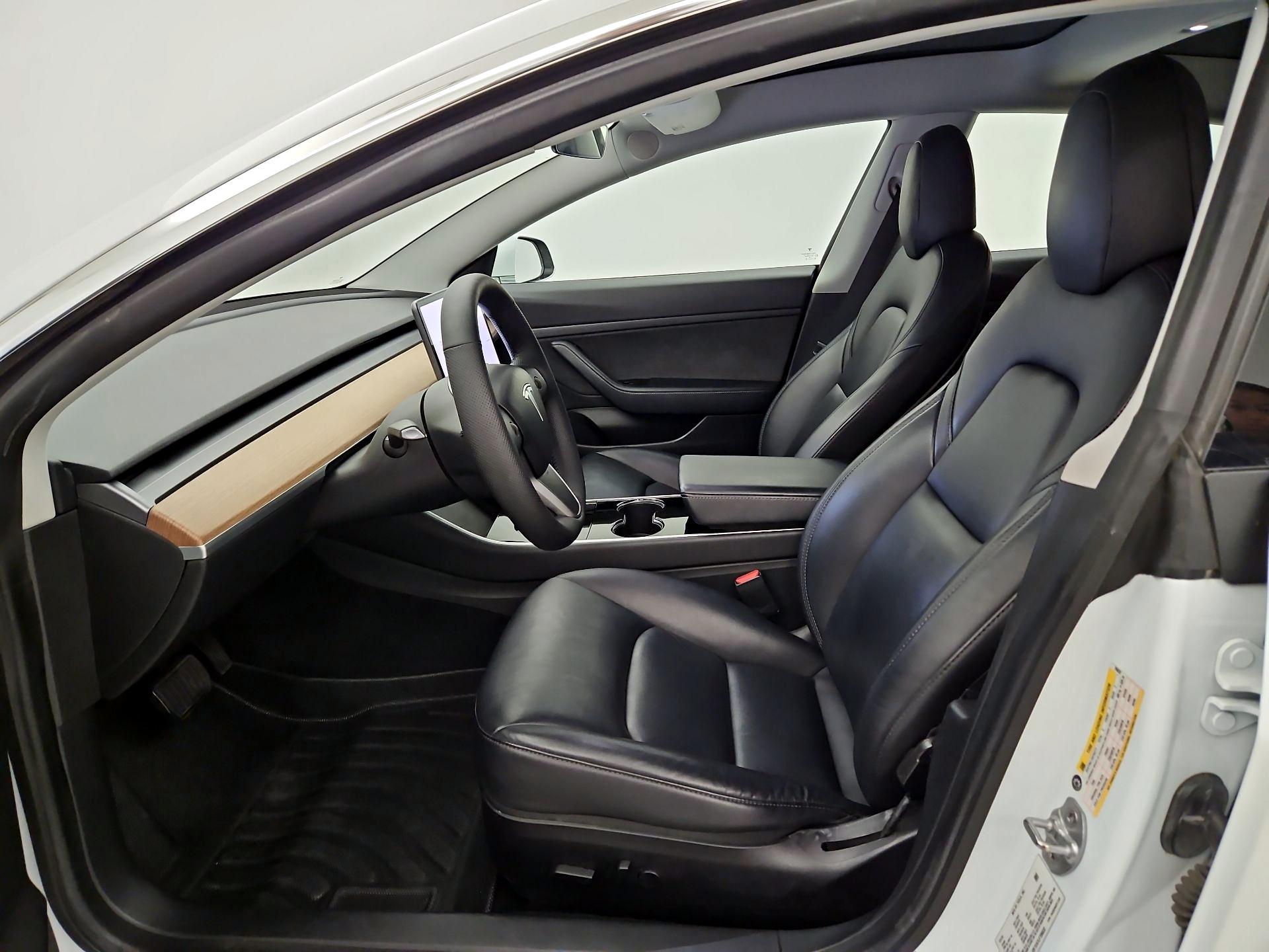 Thumbnail: 2020 Tesla Model 3 - 11
