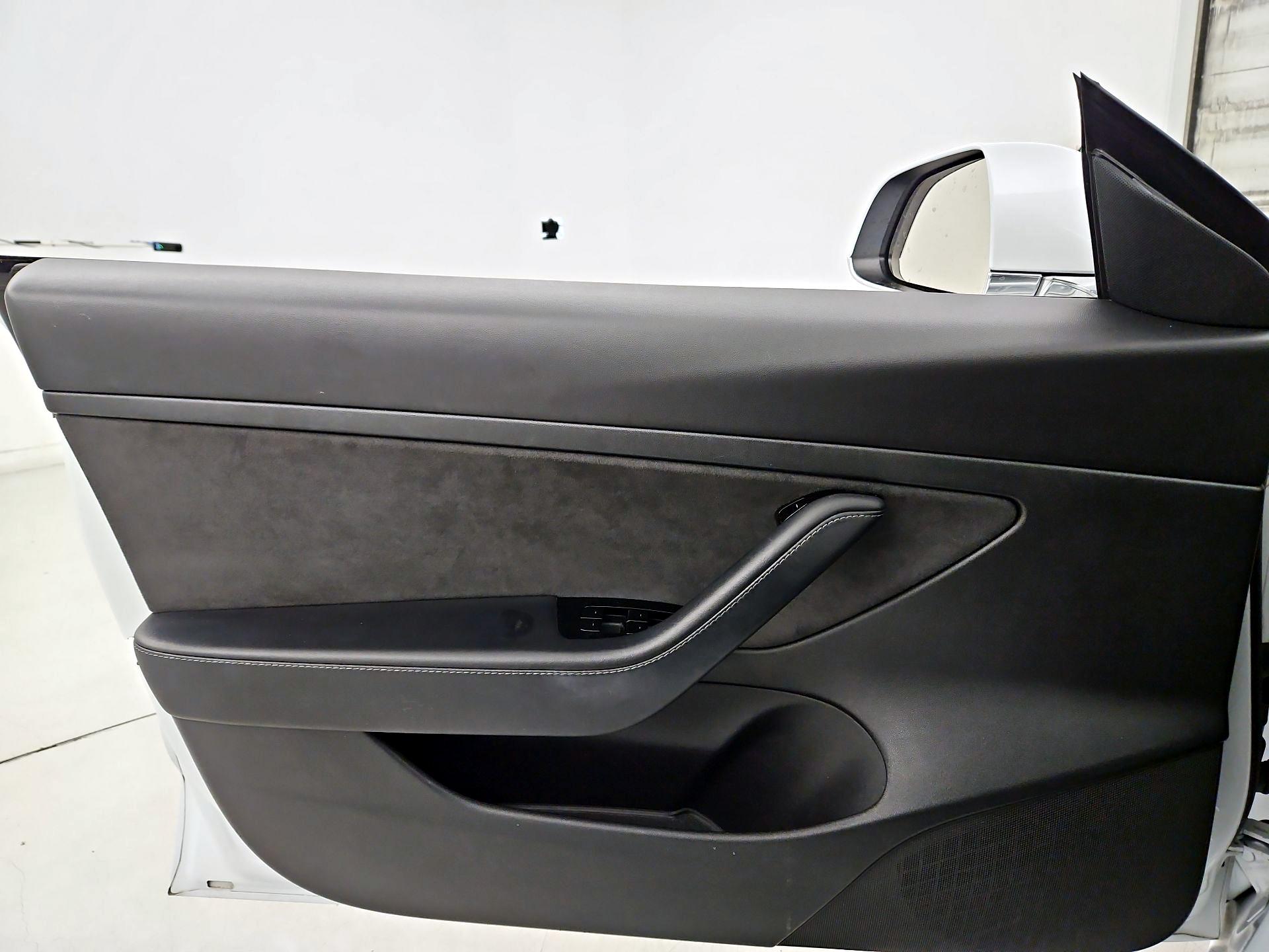 Thumbnail: 2020 Tesla Model 3 - 12